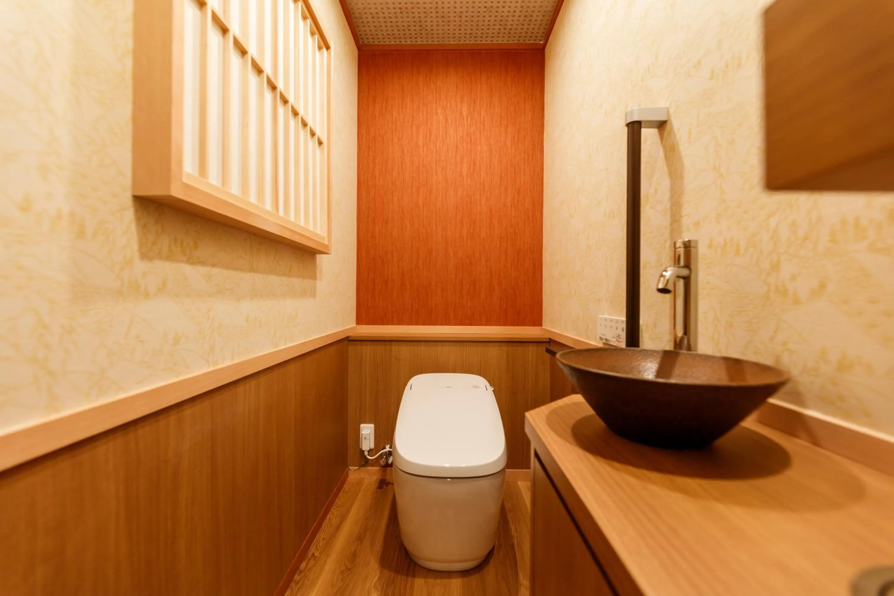 Toilet in Tachibana Shikitei