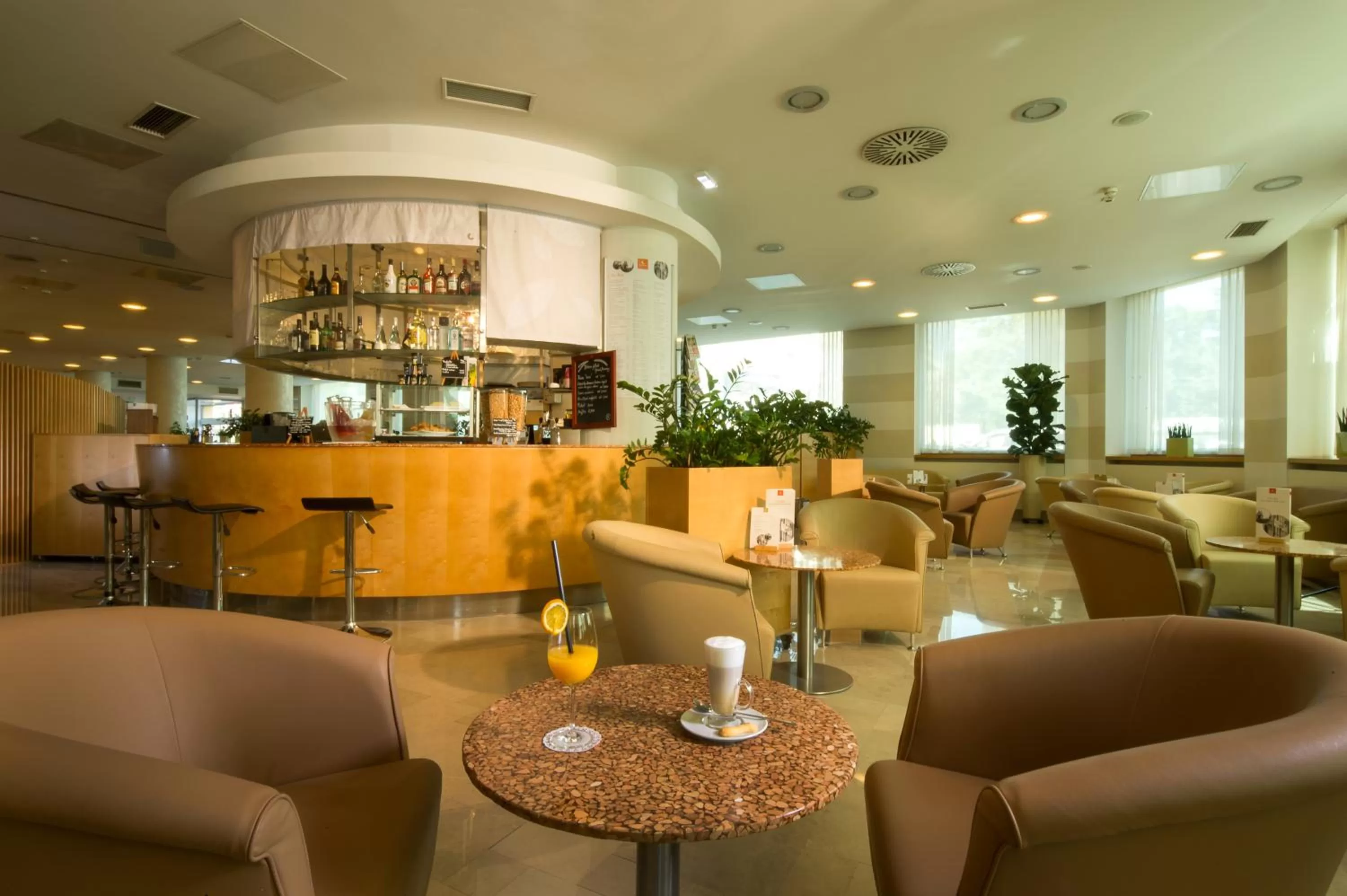Lounge or bar in City Hotel Ljubljana