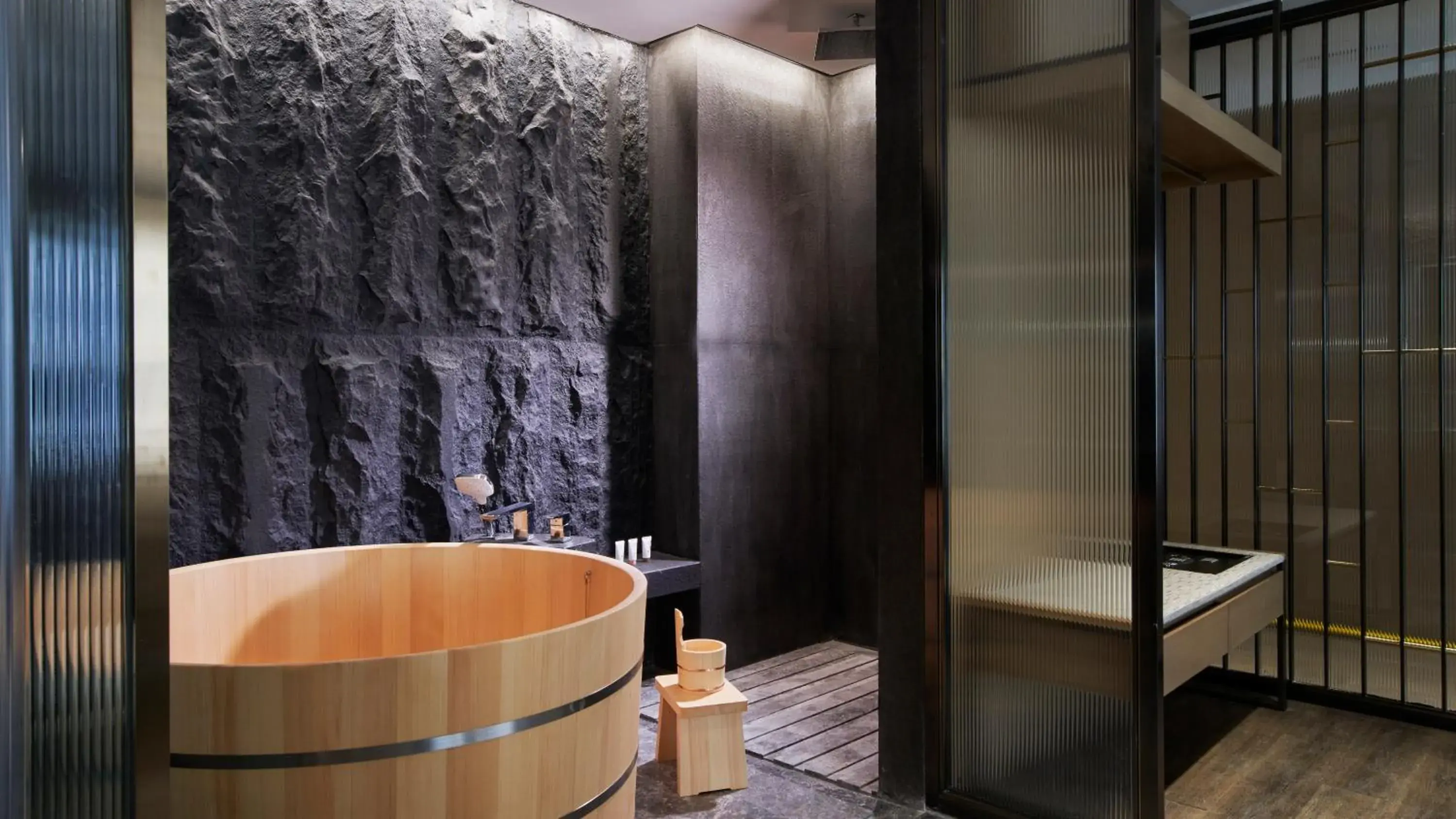 Deluxe King Room in Hotel Okura Manila at Newport World Resorts Deluxe King Room in Hotel Okura Manila at Newport World Resorts