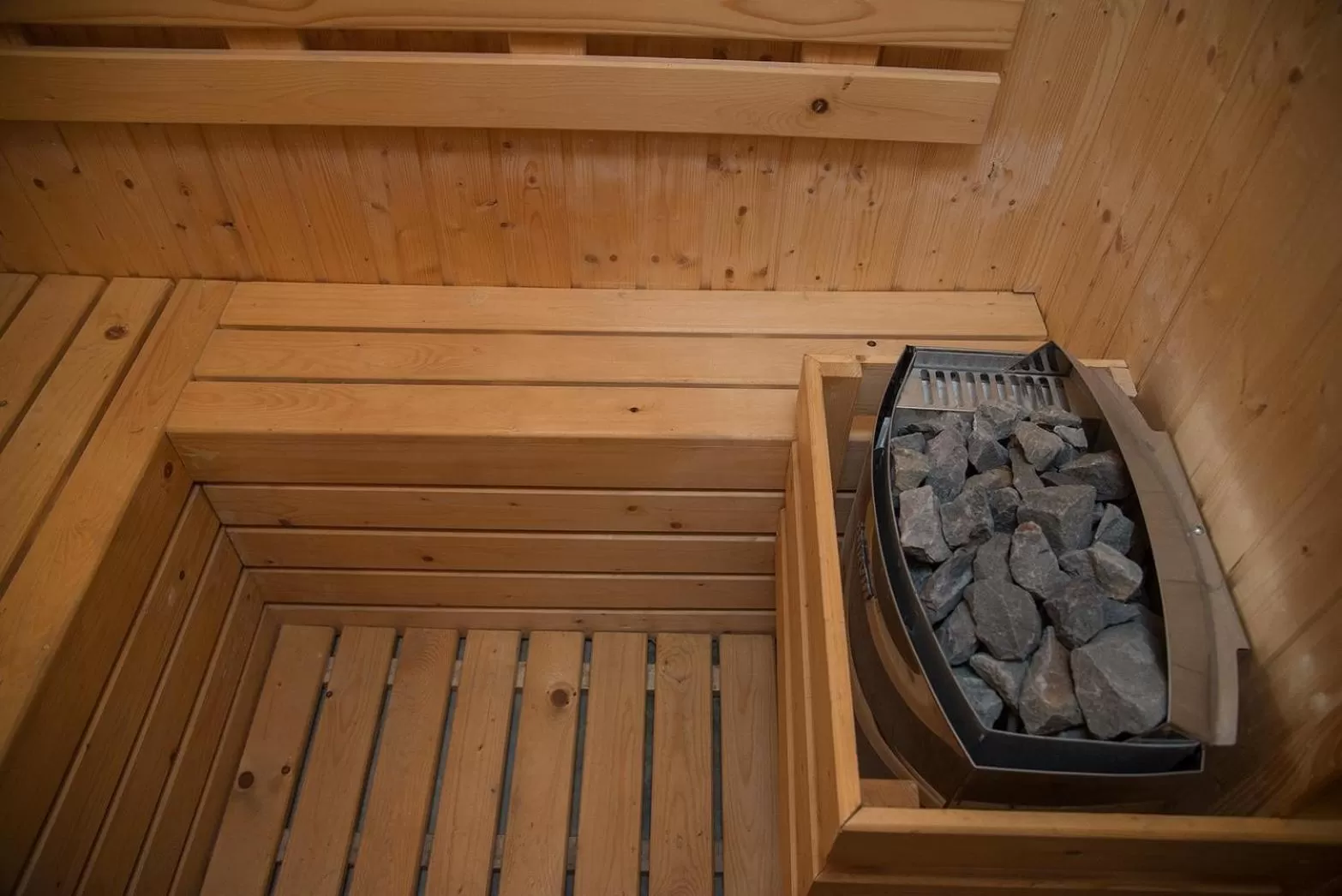 Steam room in V20 Boutique Jacuzzi Hotel