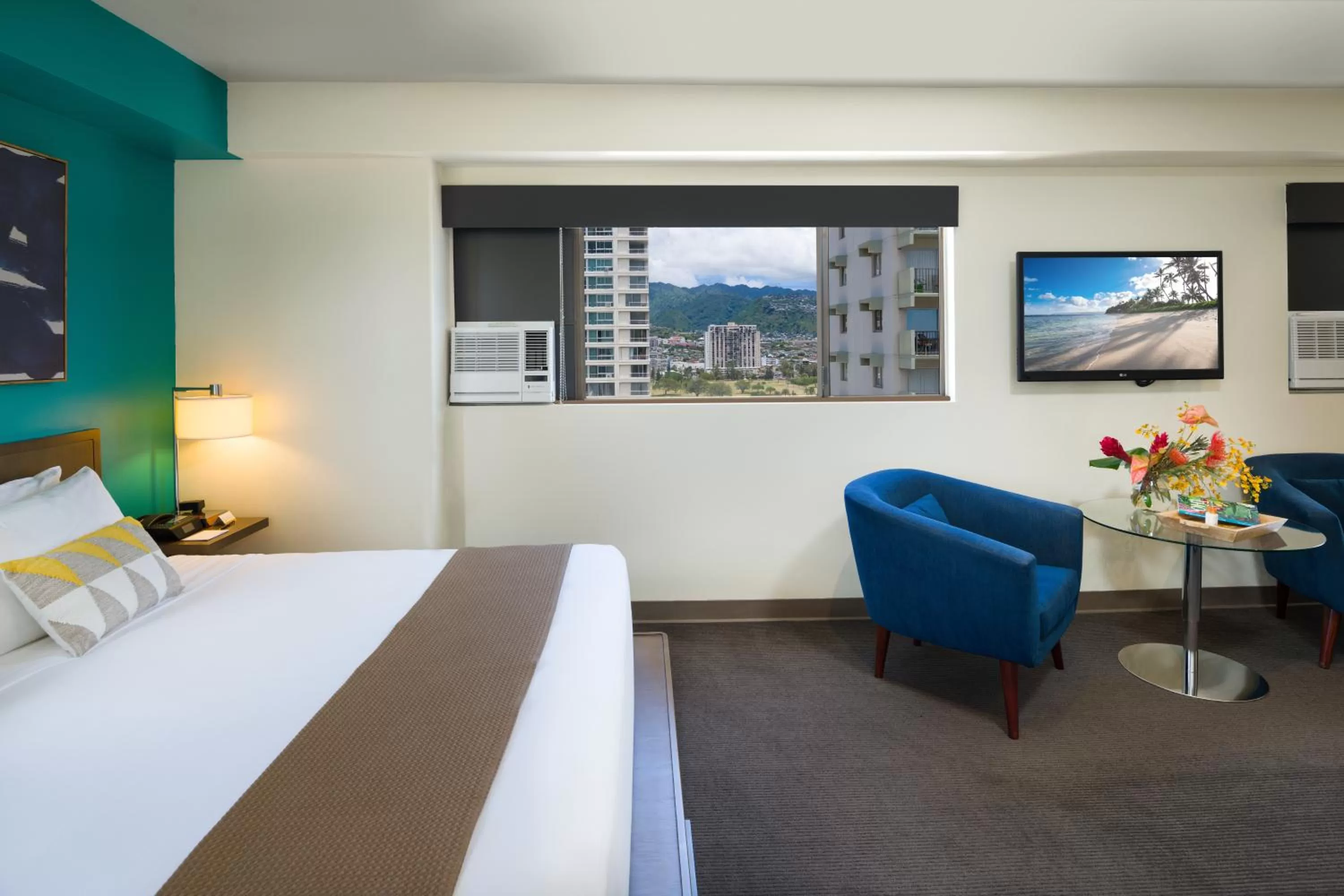 Bed in VIVE Hotel Waikiki