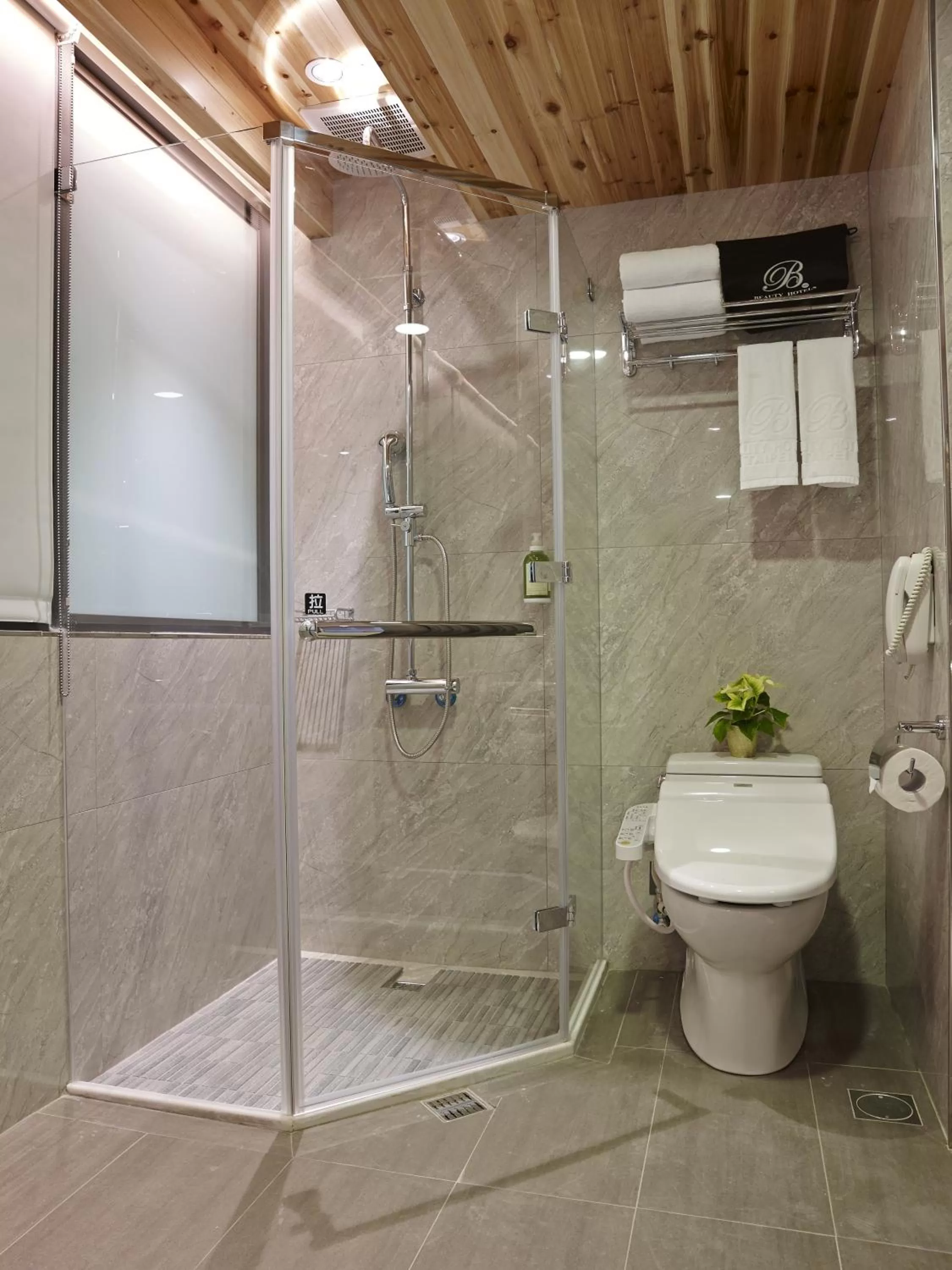 Bathroom in Beauty Hotels Taipei - HOTEL BSTAY Self Check In