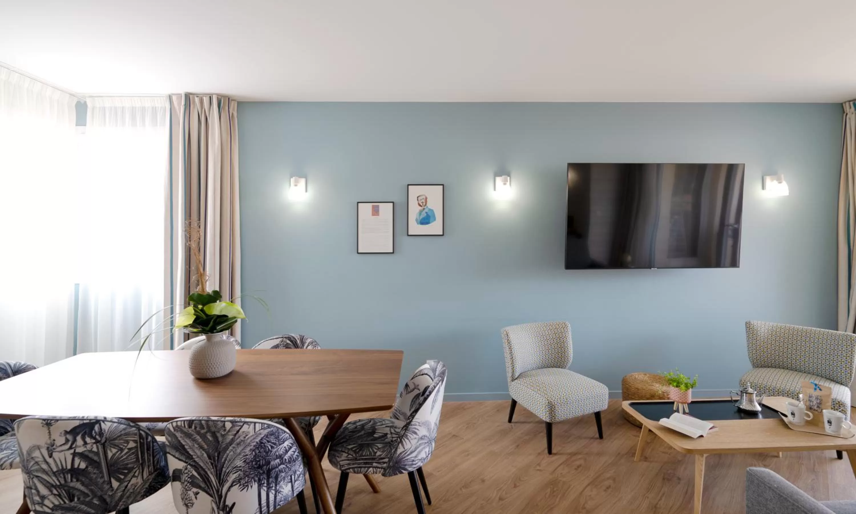 Living room in Hôtel Jules Verne Biarritz