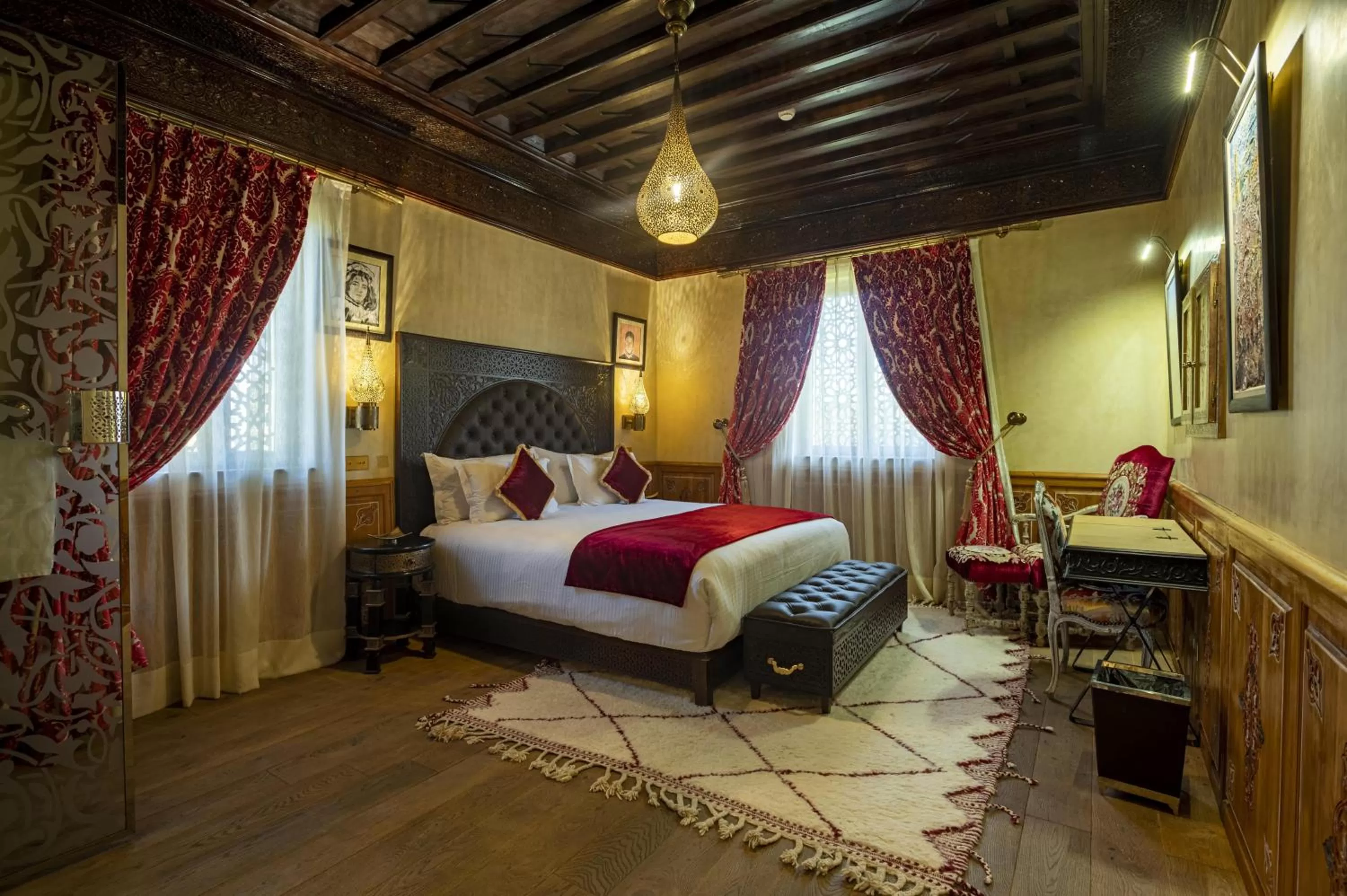 Bed in Maria Towers , Palais Table d'hôtes & SPA