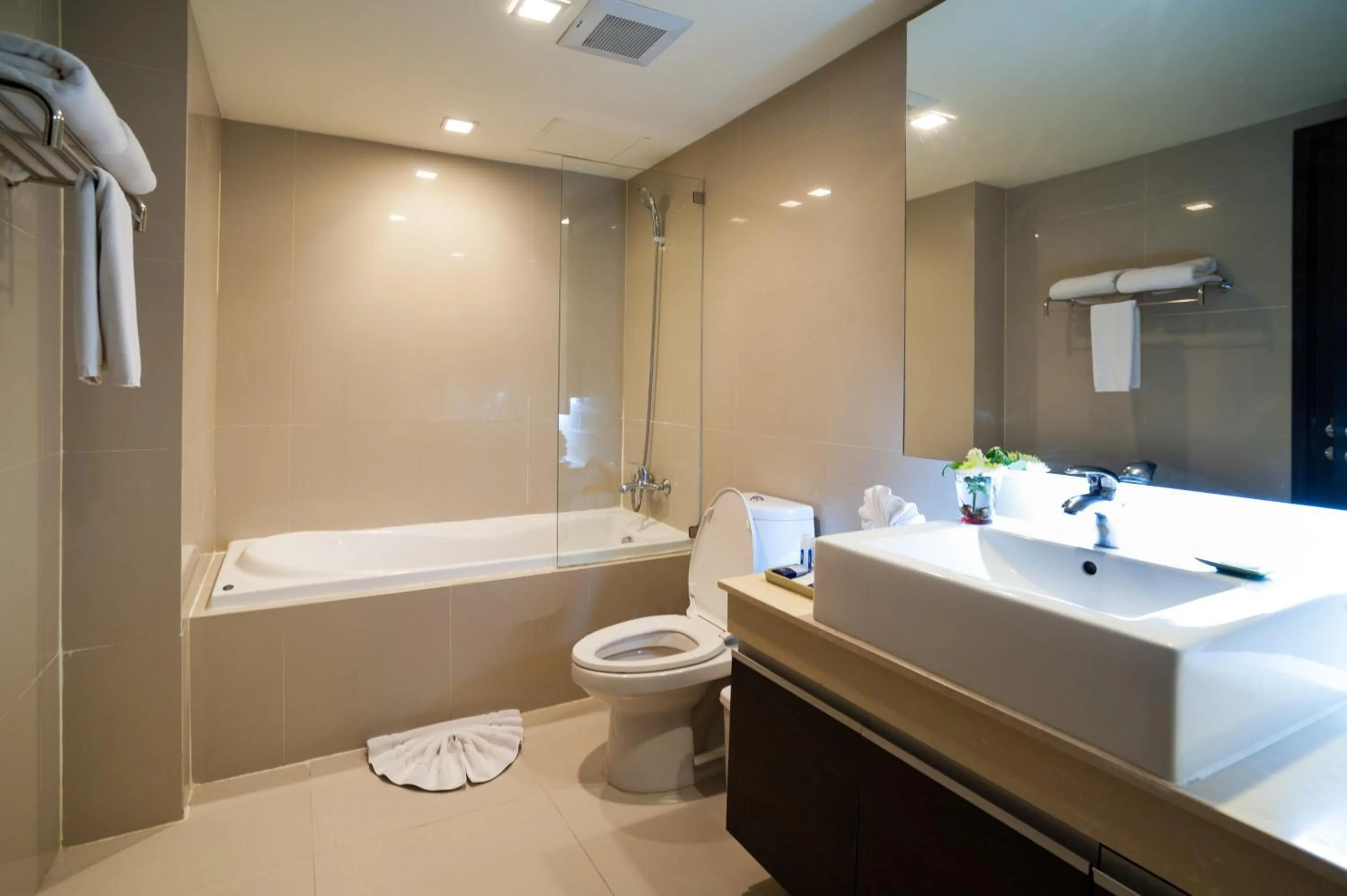 Toilet in Aspen Suites Hotel Sukhumvit 2