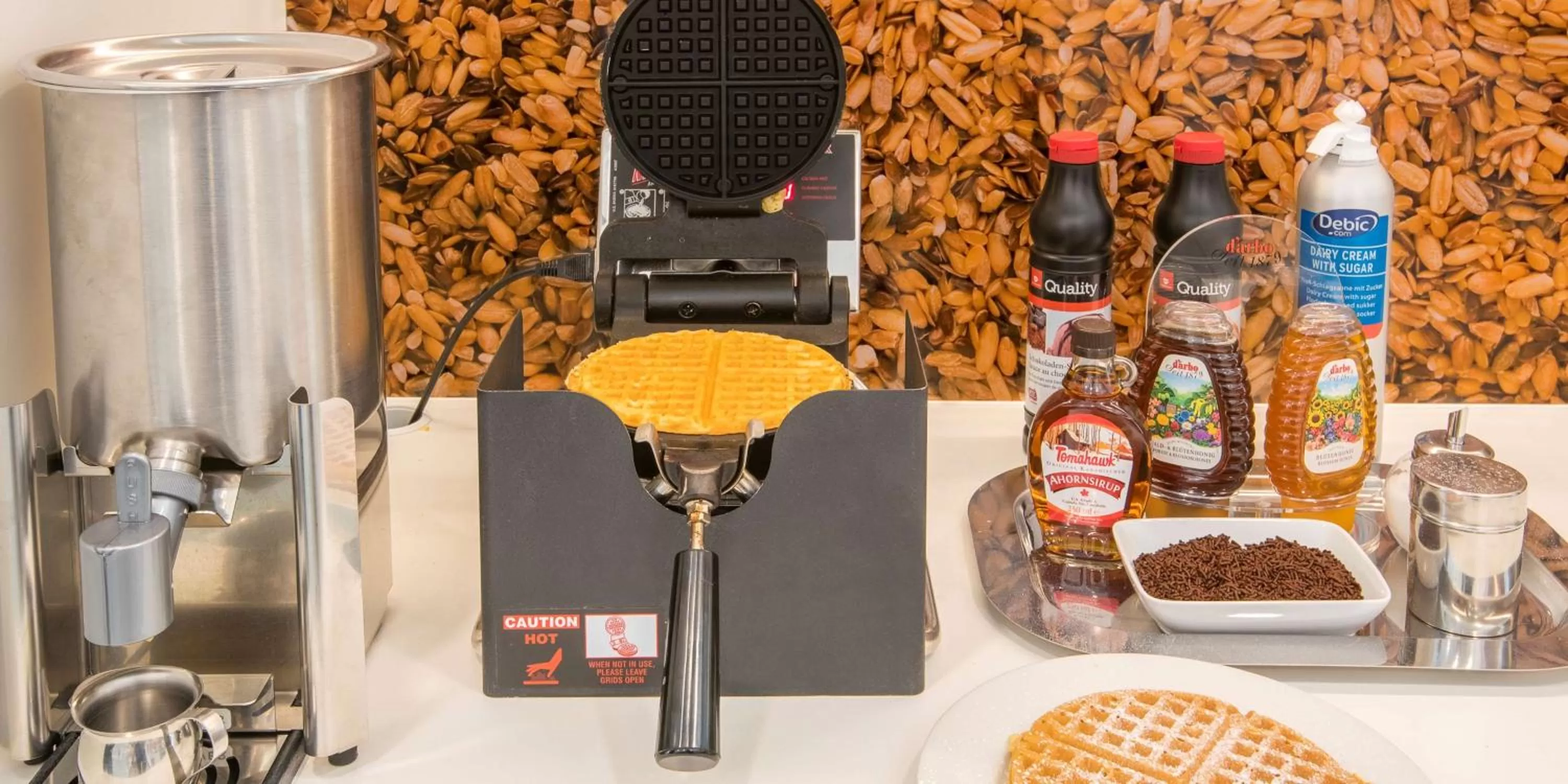 Dining area in Hampton by Hilton Nürnberg City Center