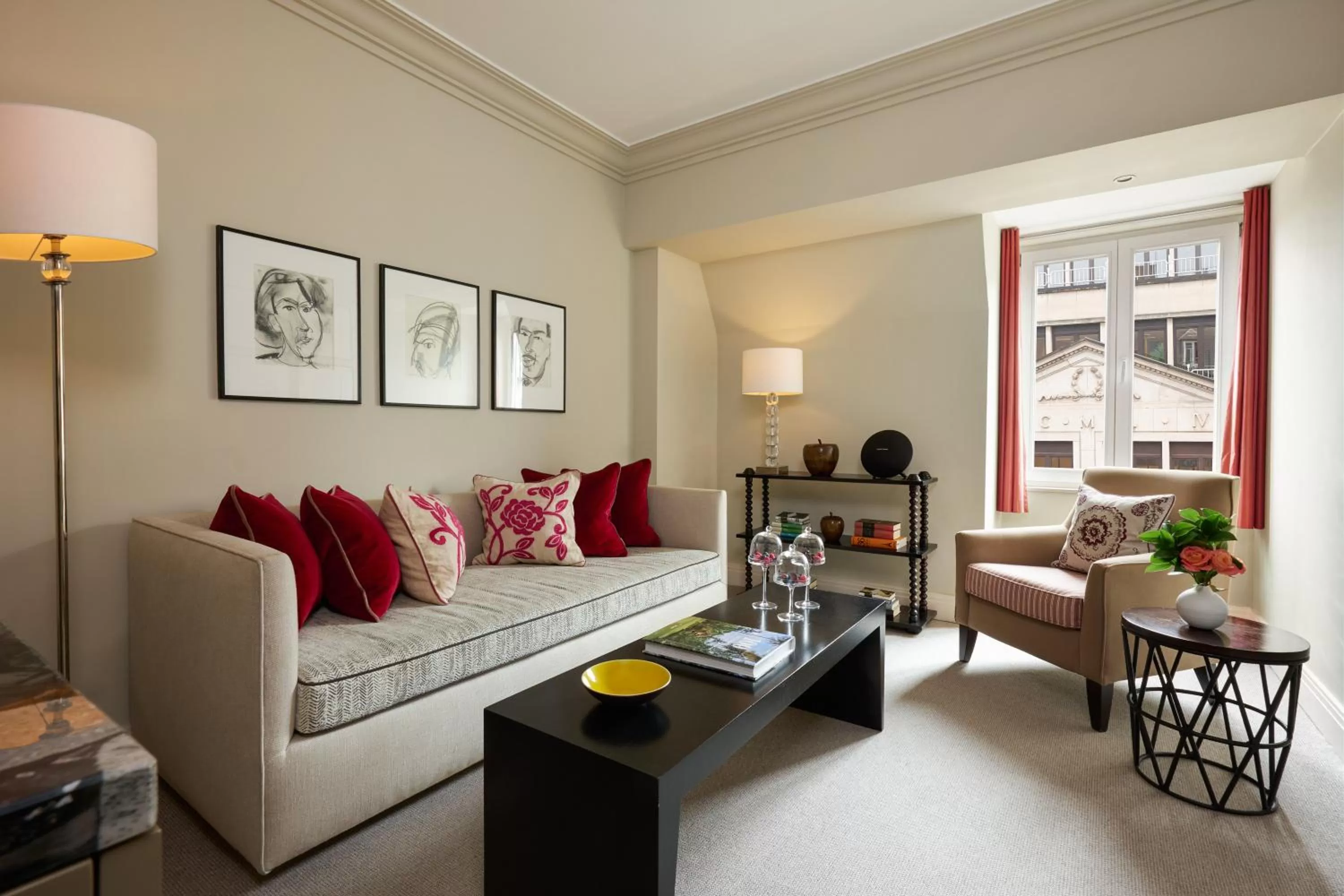 Living room in Rocco Forte Hotel Amigo