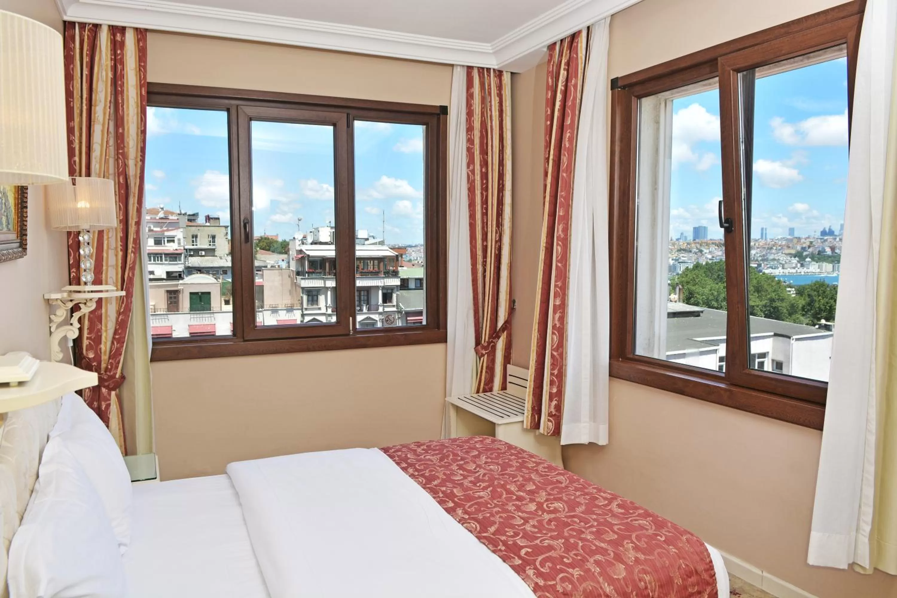 Bedroom, Bed in The And Hotel Sultanahmet - Special Category