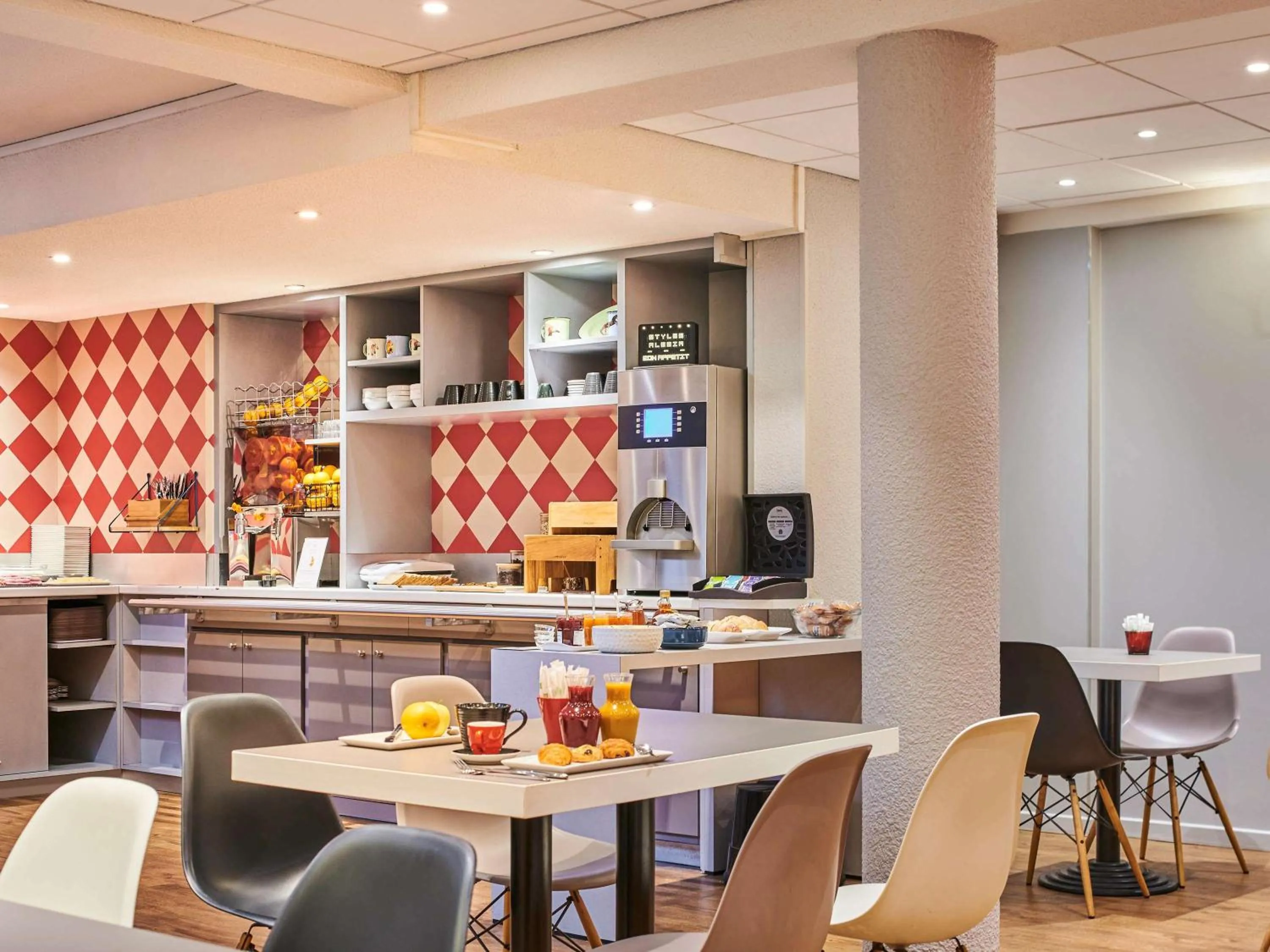 Property building in ibis Styles Paris Alesia Montparnasse