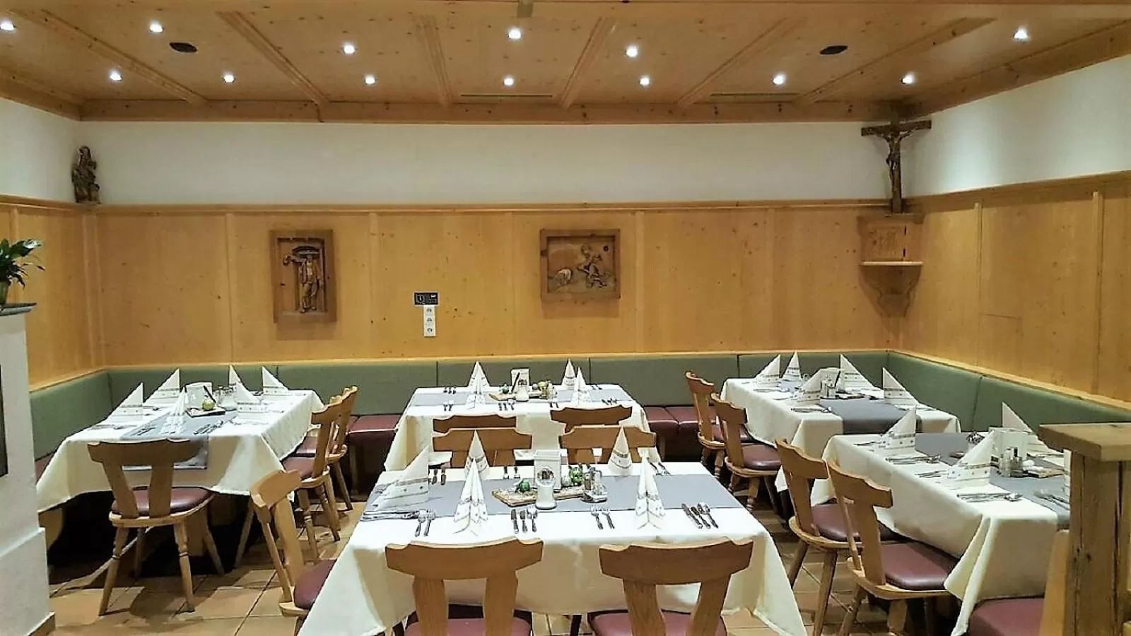 Restaurant/Places to Eat in Hotel Aschauer Hof z'Fritzn