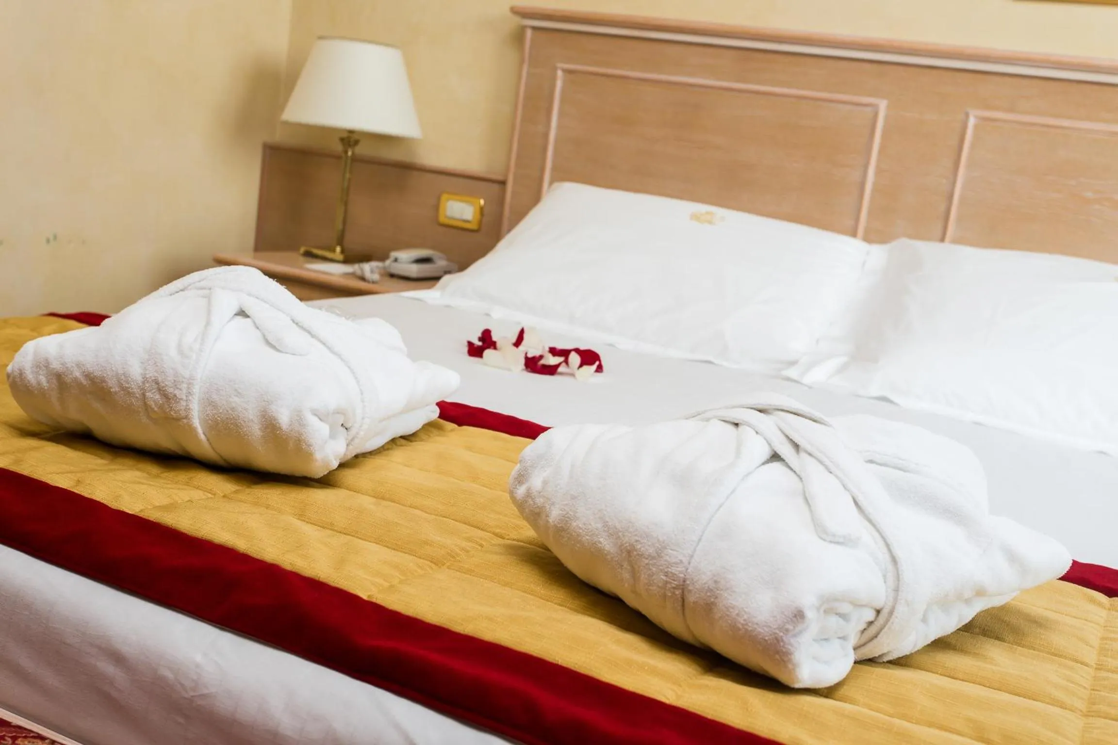 Decorative detail, Bed in Hotel De Londres