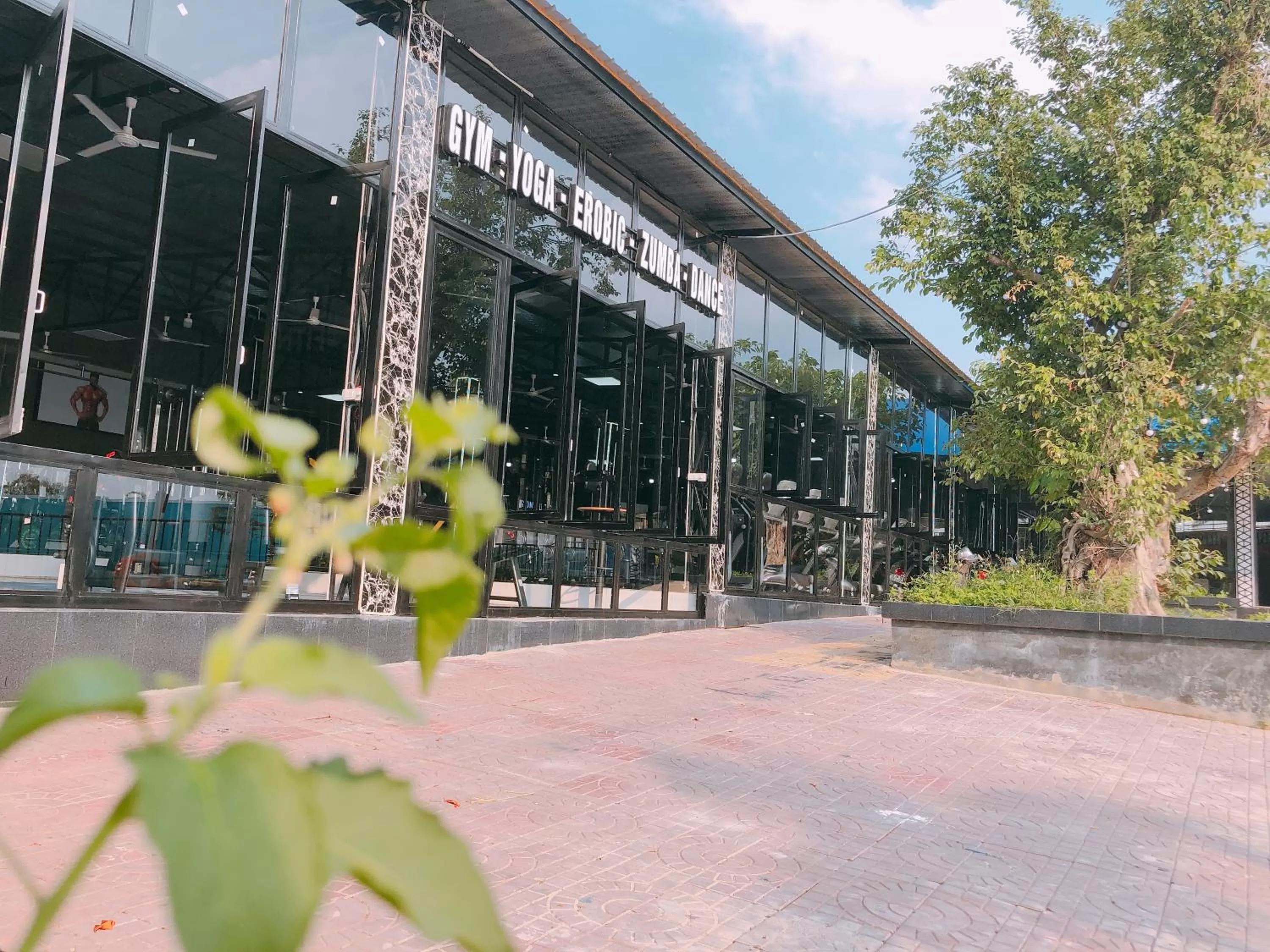 Property building in D'Villa Hotel - Homestay