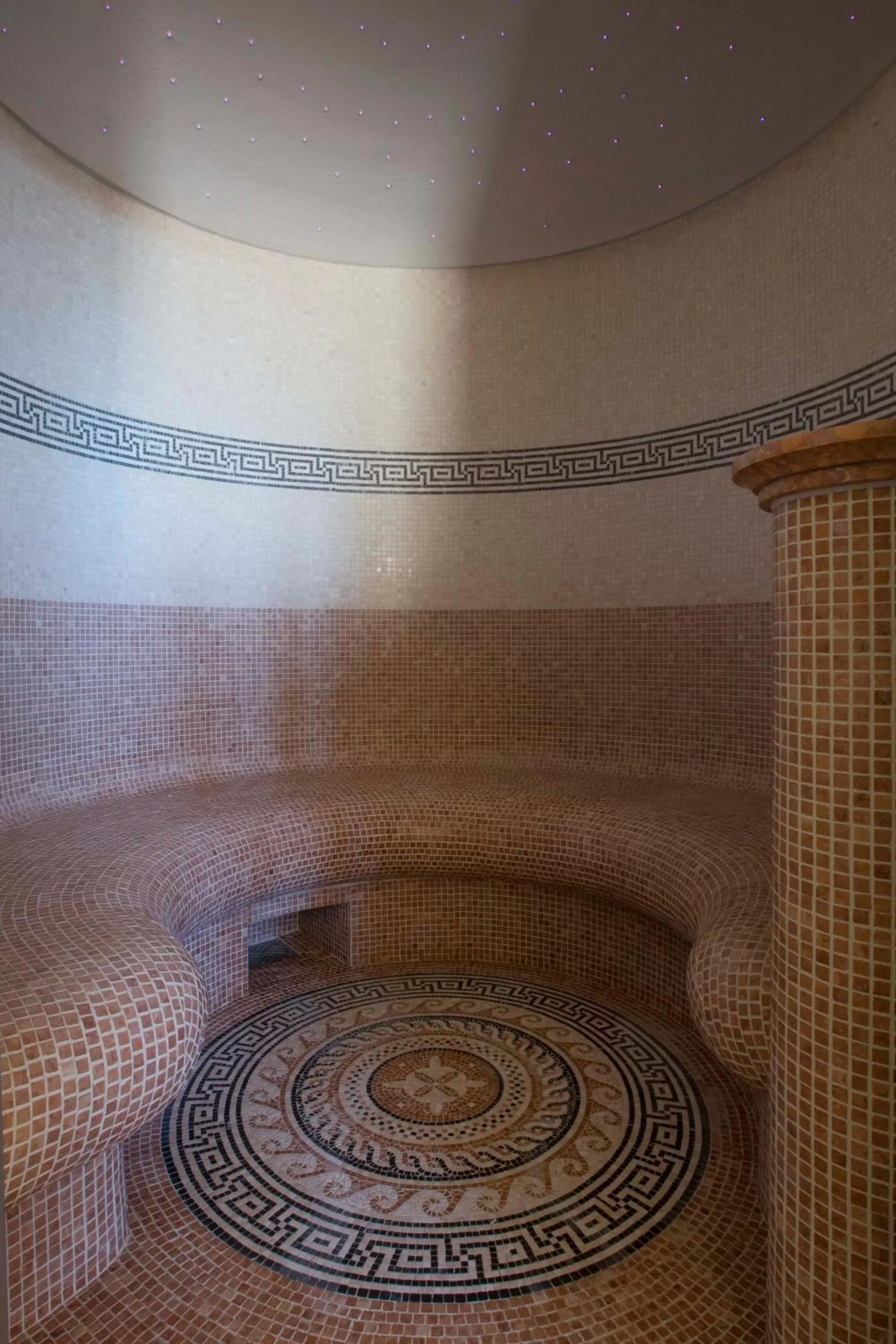 Steam room in Hotel Neuwirt