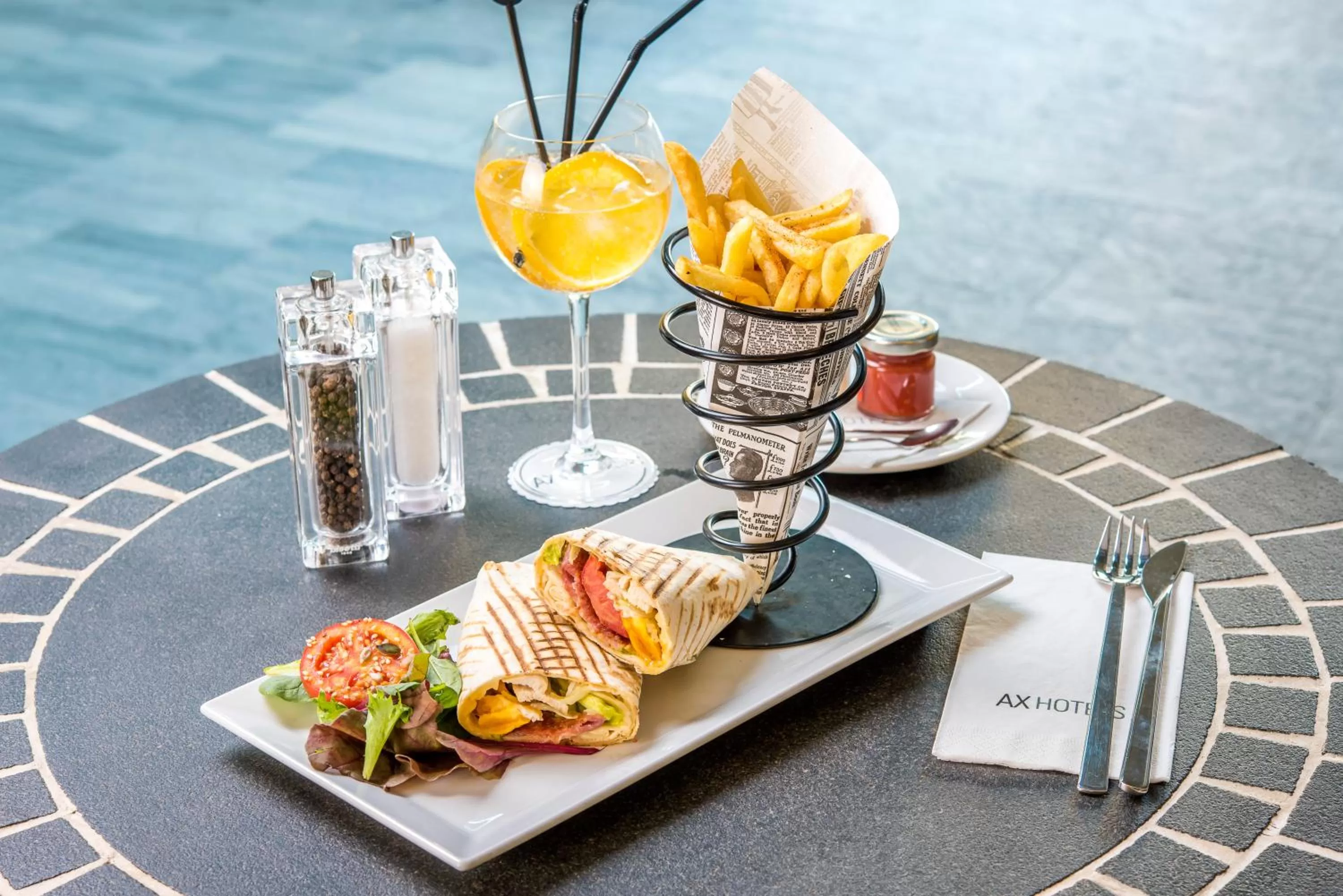 Food and drinks in AX The Palace