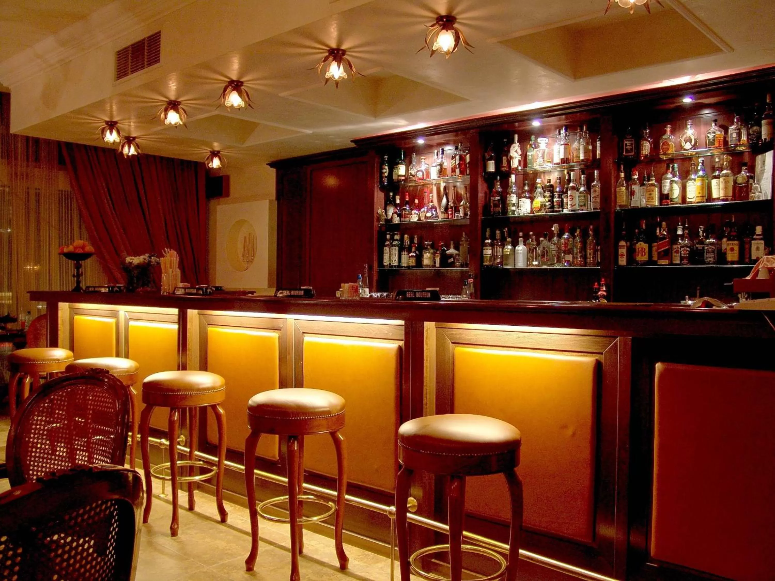 Lounge or bar in Mirage Hotel