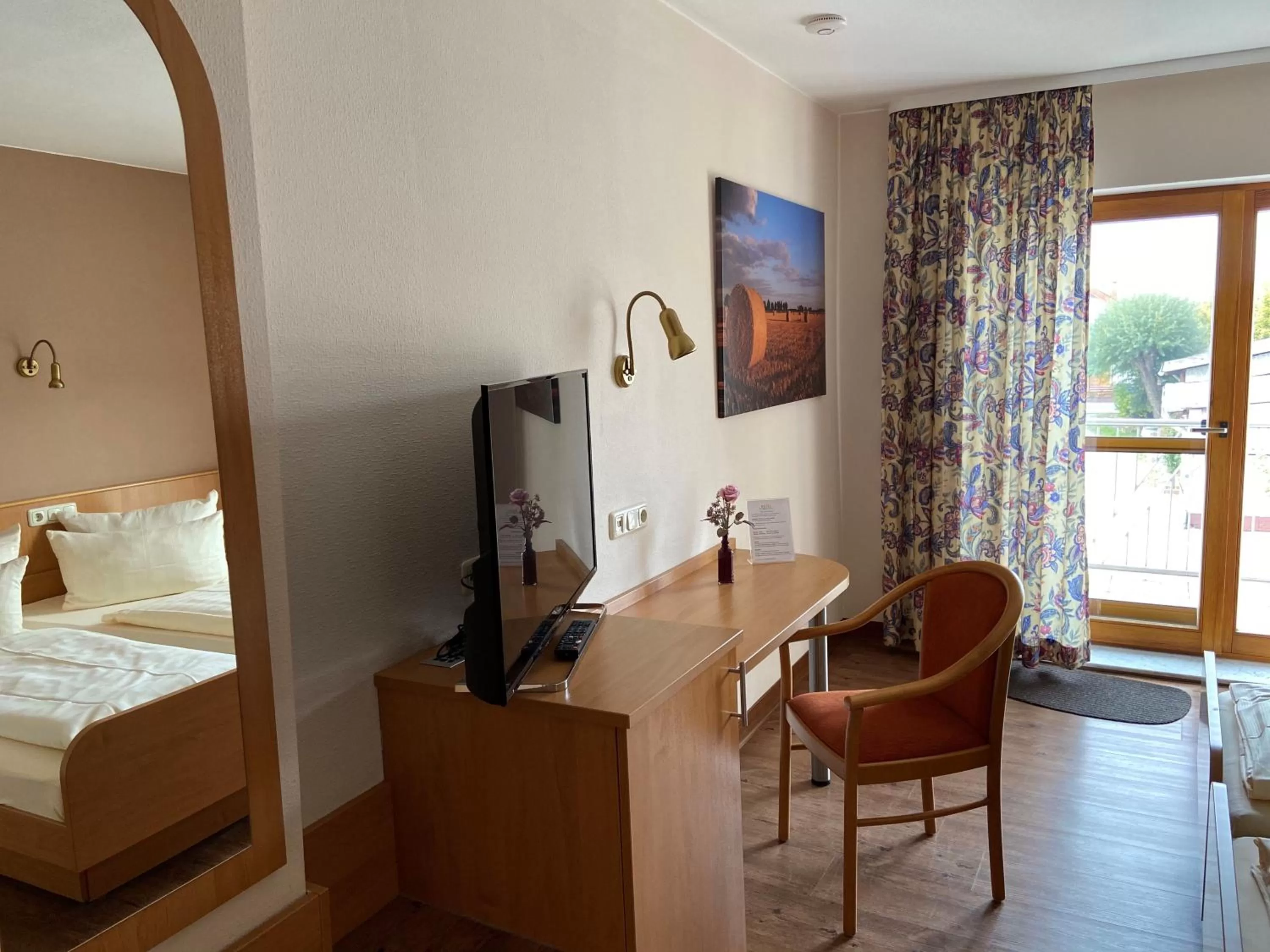 Shower, Bed in Hotel Bett & Frühstück