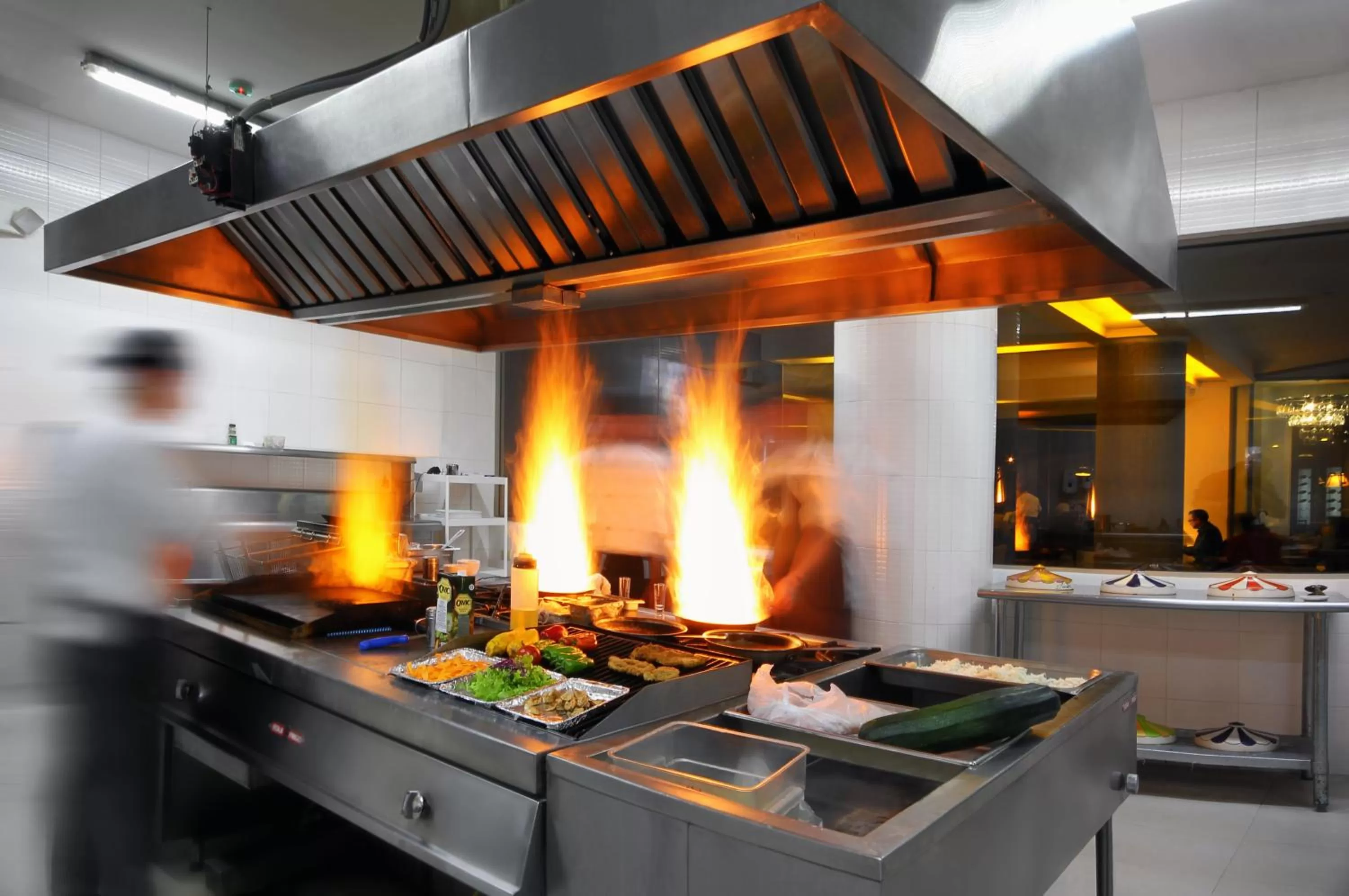 Kitchen or kitchenette in TRYP by Wyndham Cuenca Zahir