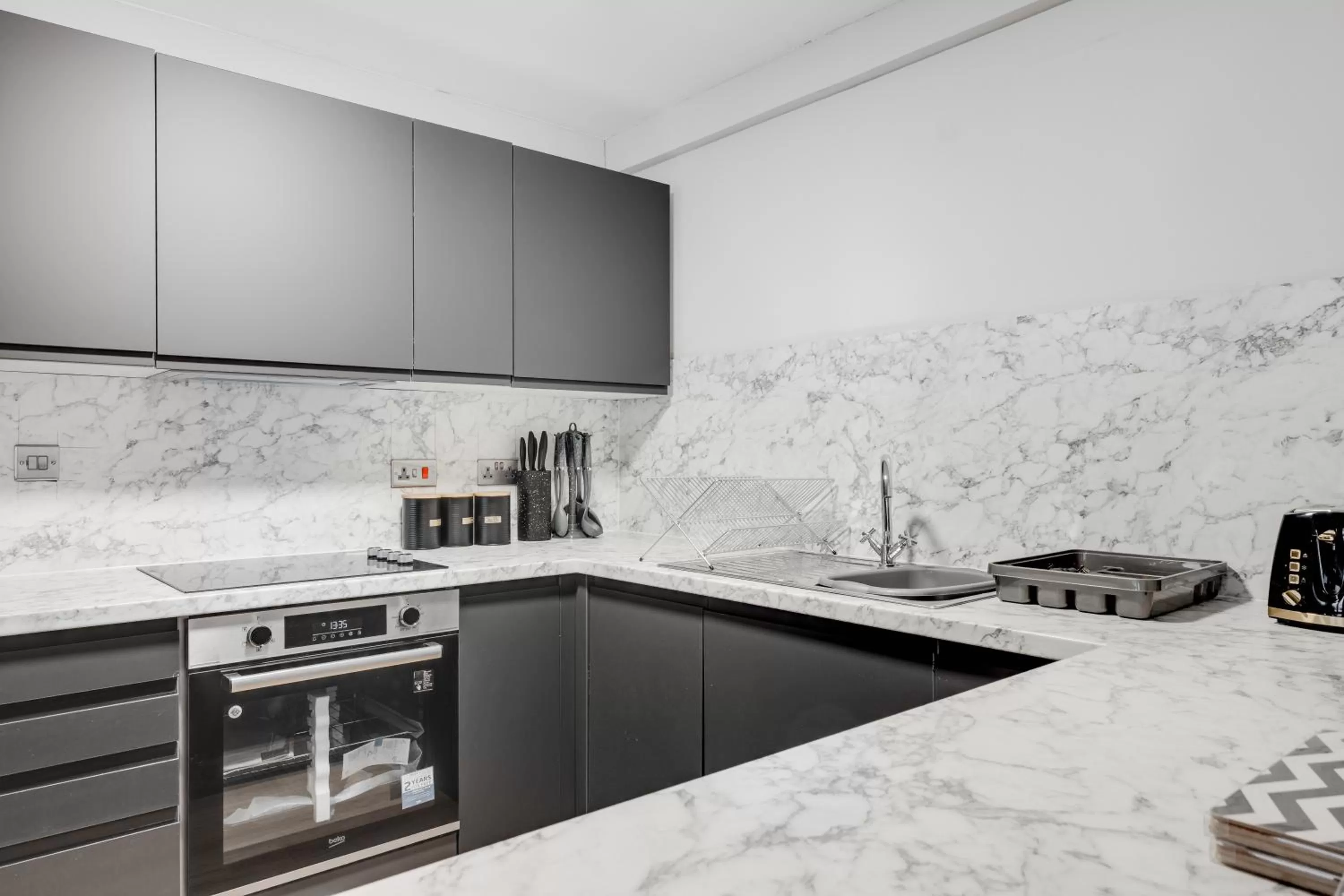 Kitchen or kitchenette in Stanley St Suites By GuestFirst