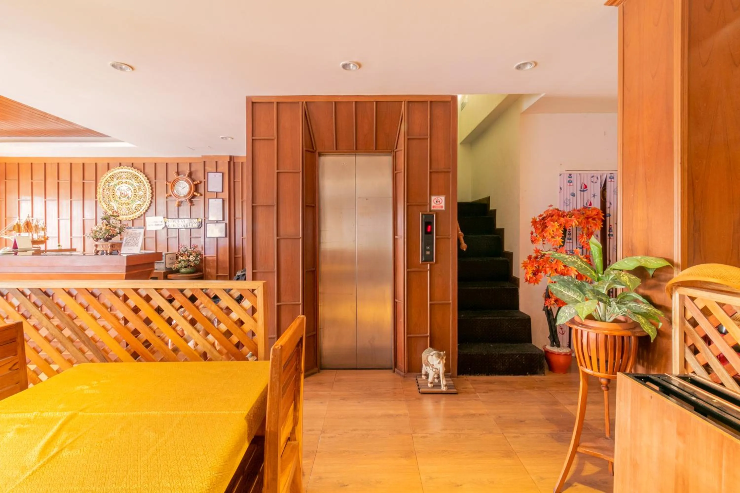 Lobby or reception, Bed in Lotus Hotel Patong