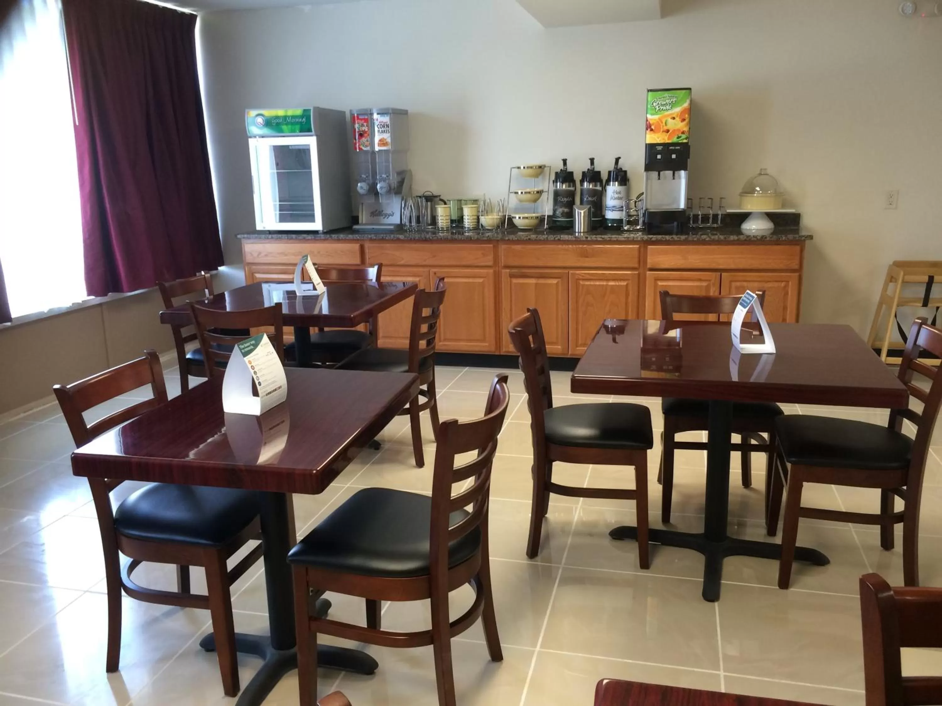 Restaurant/places to eat in Days Inn by Wyndham Hartsfield Jackson Atlanta Airport West