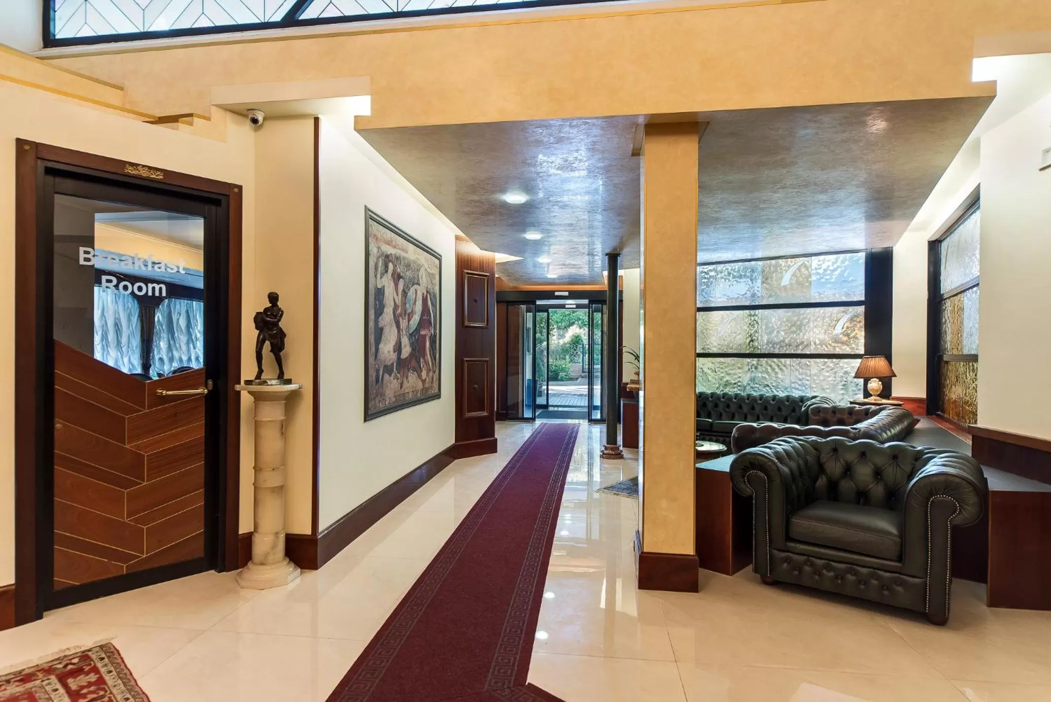 Lobby or reception in Hotel Columbus sul Lago