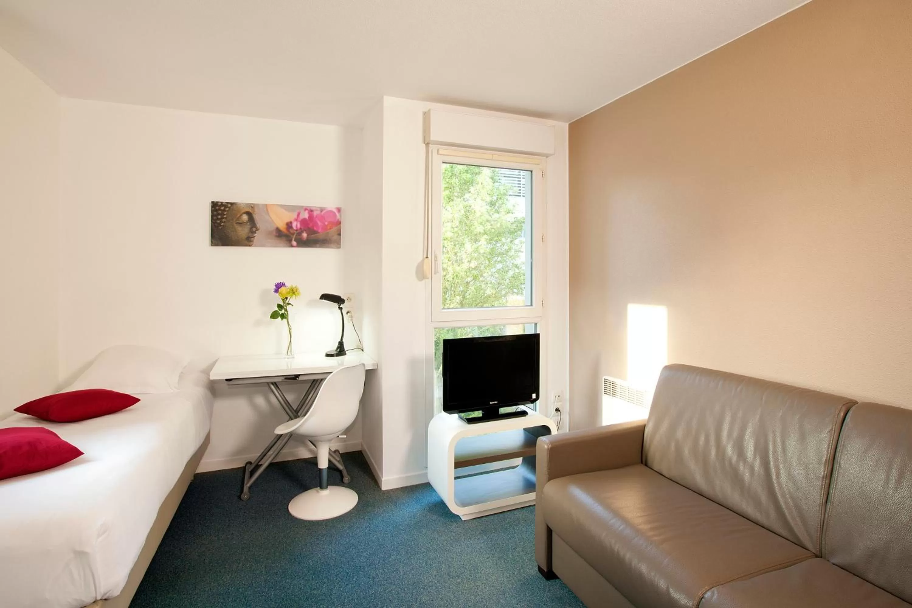 Photo of the whole room, Bed in Séjours & Affaires La Rochelle Les Minimes