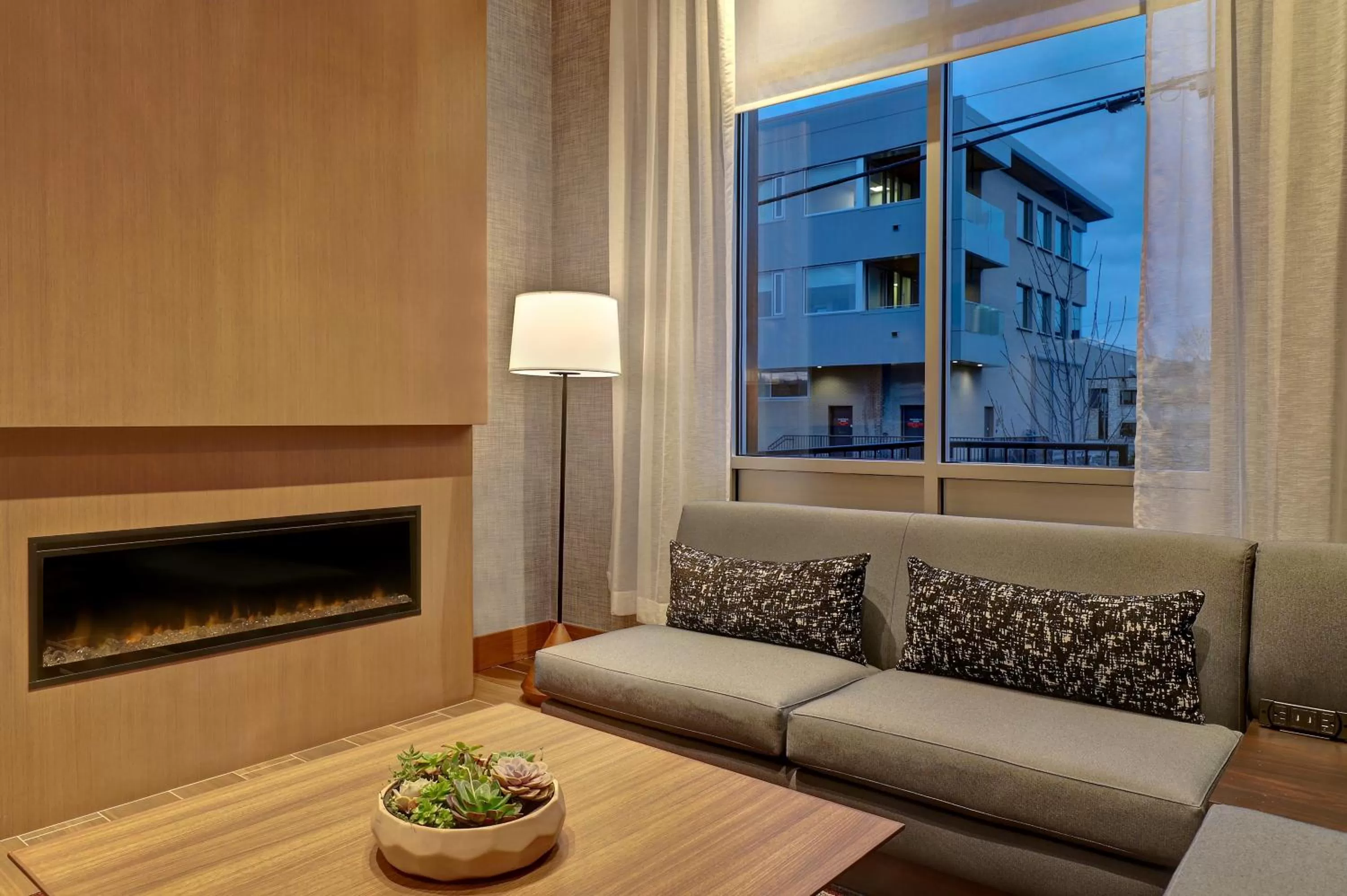 Seating area in Hyatt Place Prince George