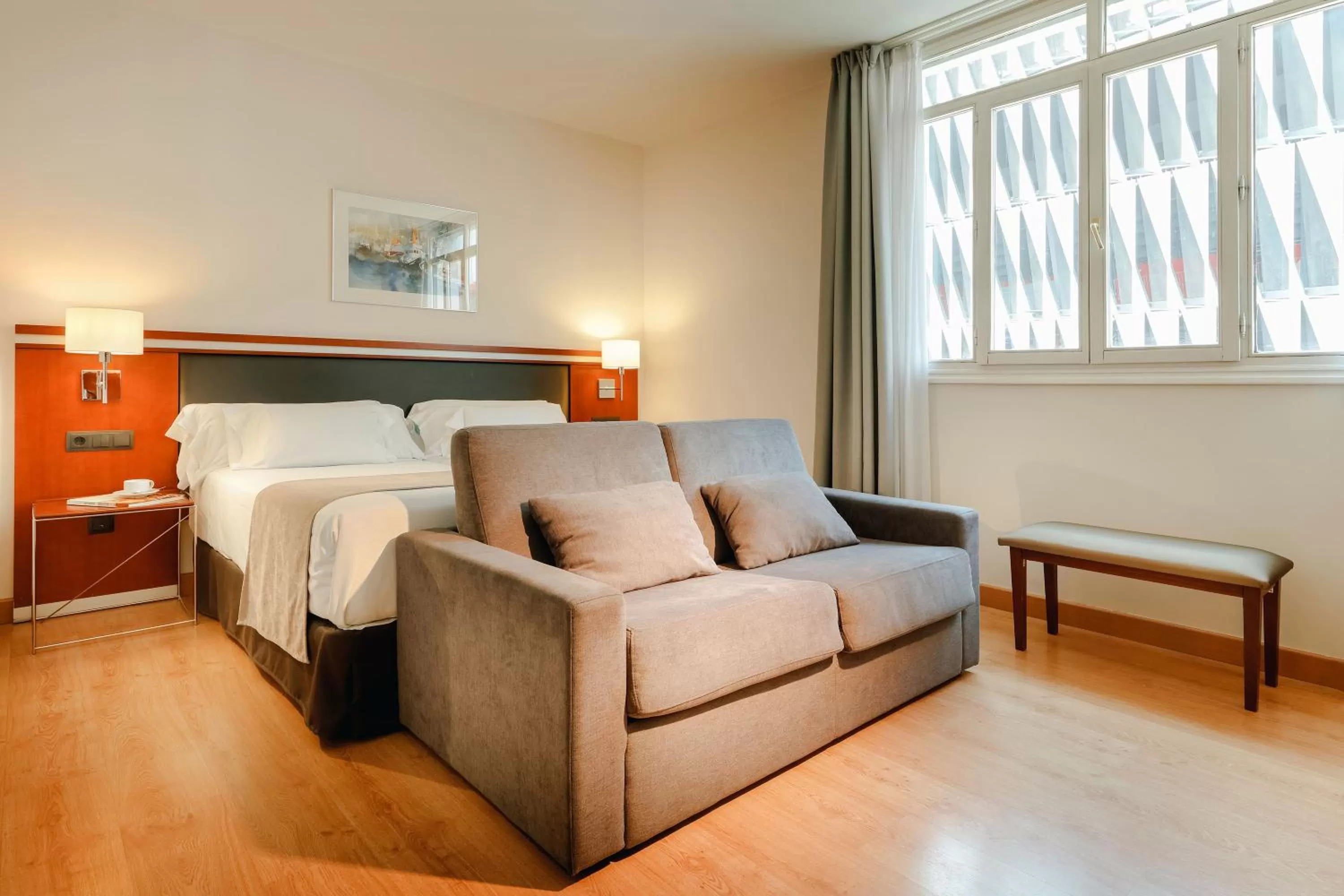 Photo of the whole room, Bed in Abba Euskalduna Hotel