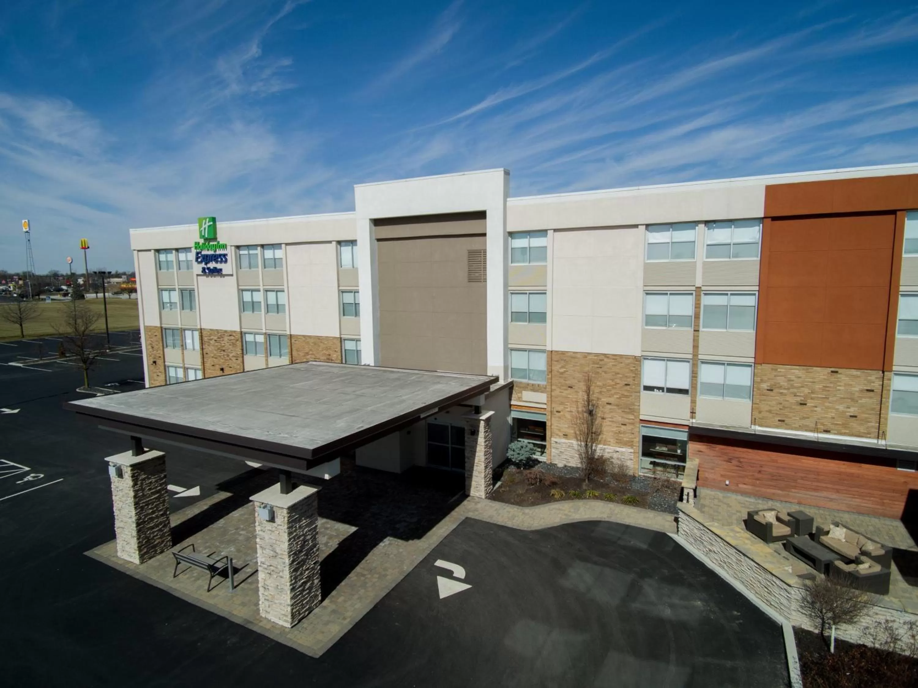 Property building in Holiday Inn Express & Suites Wapakoneta by IHG