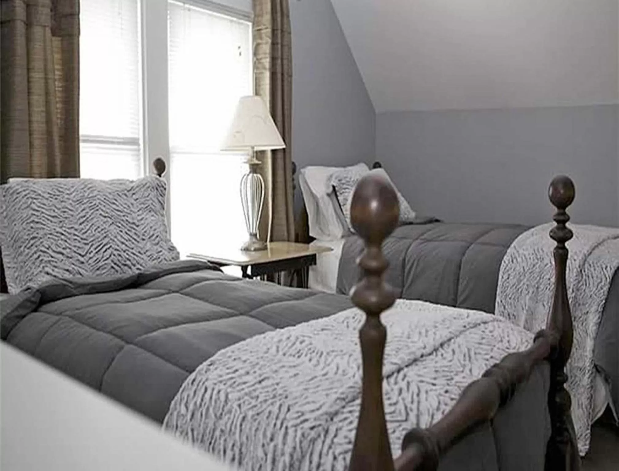 Decorative detail, Bed in Nestle Inn