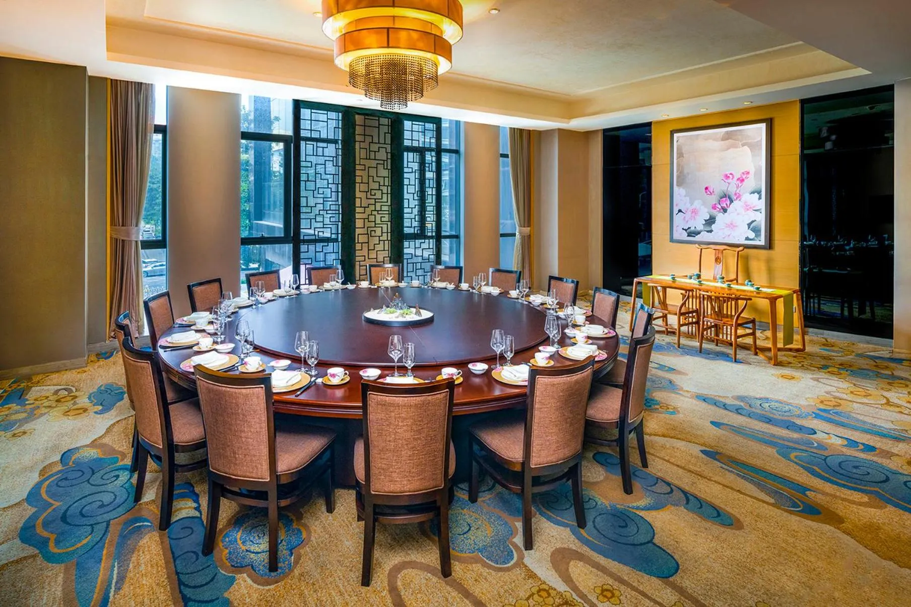 Restaurant/places to eat in Crowne Plaza Shenzhen Longgang City Centre by IHG