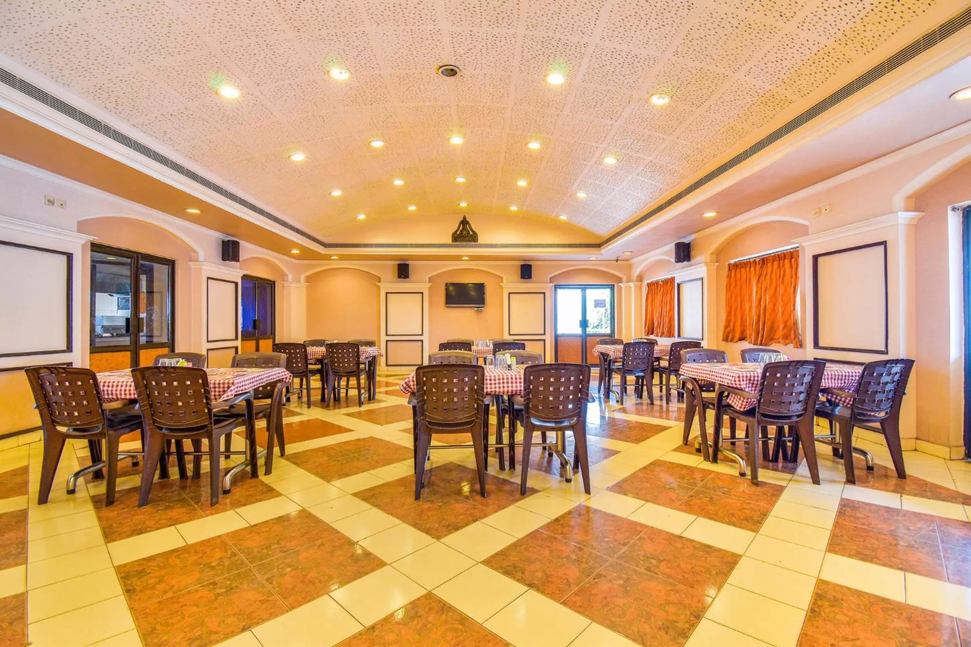 Restaurant/Places to Eat in FabHotel Kinnera Comforts Railway Station