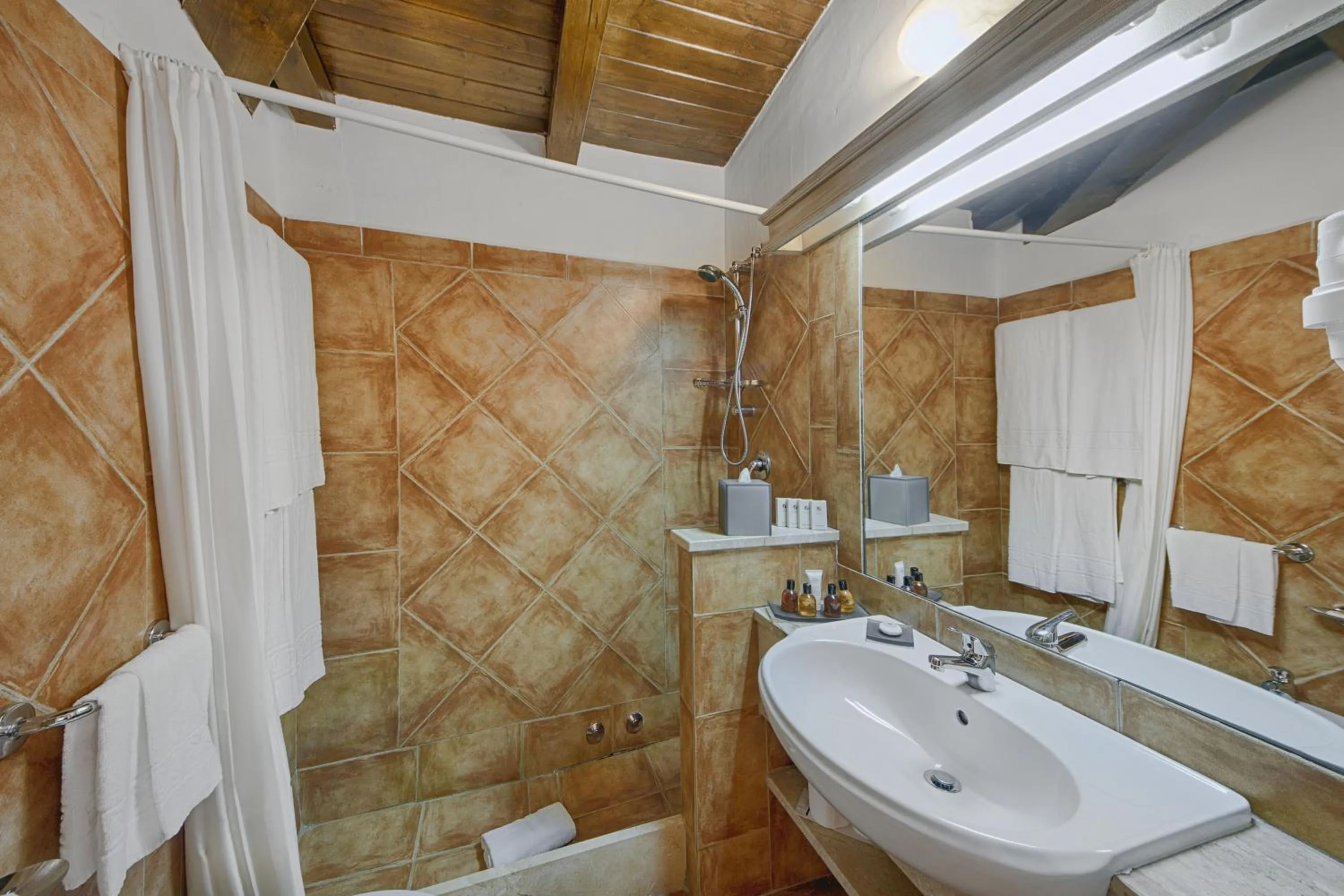Bathroom in Colonna Country Club