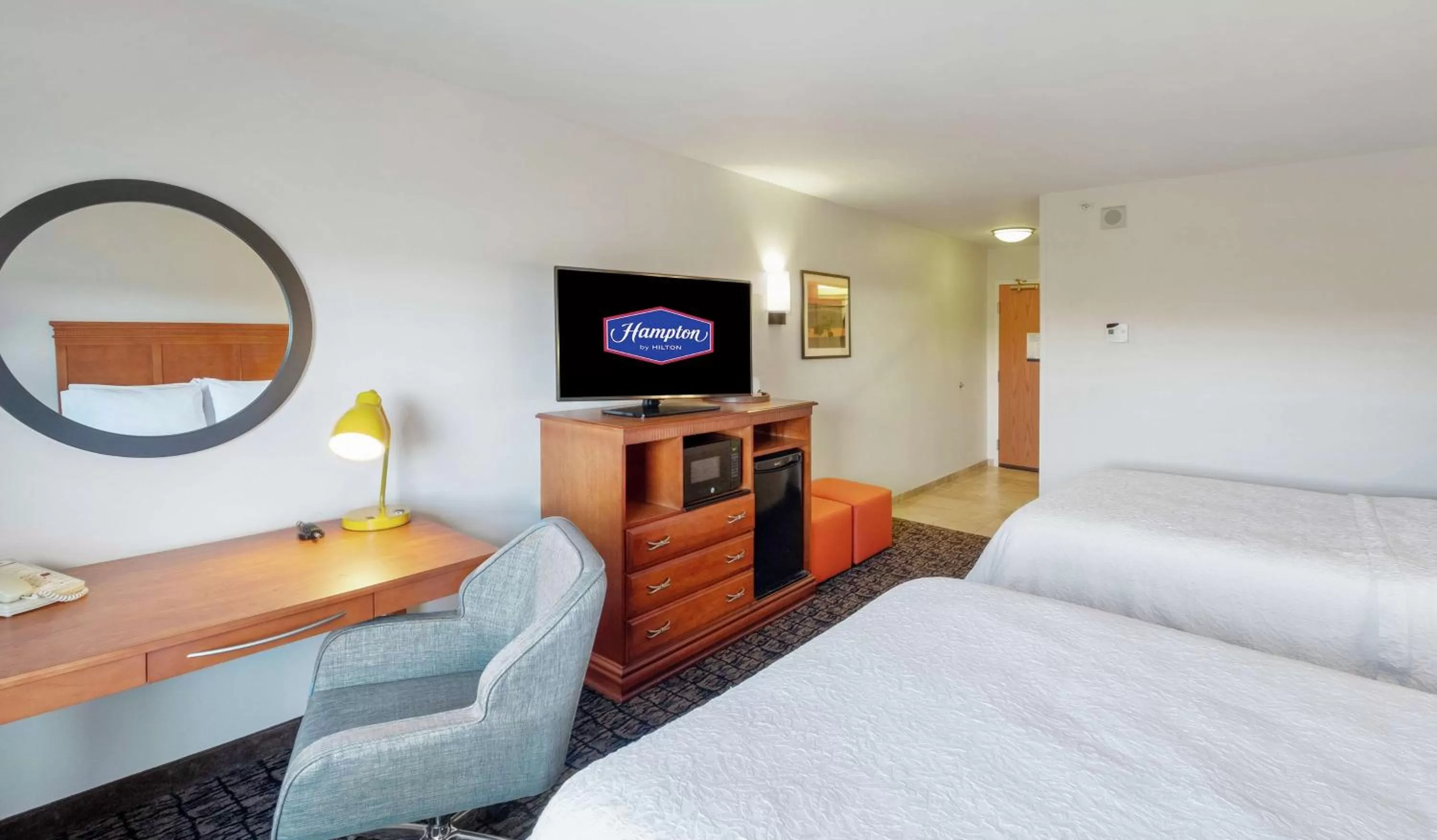 Bedroom, Bed in Hampton Inn & Suites Rockland