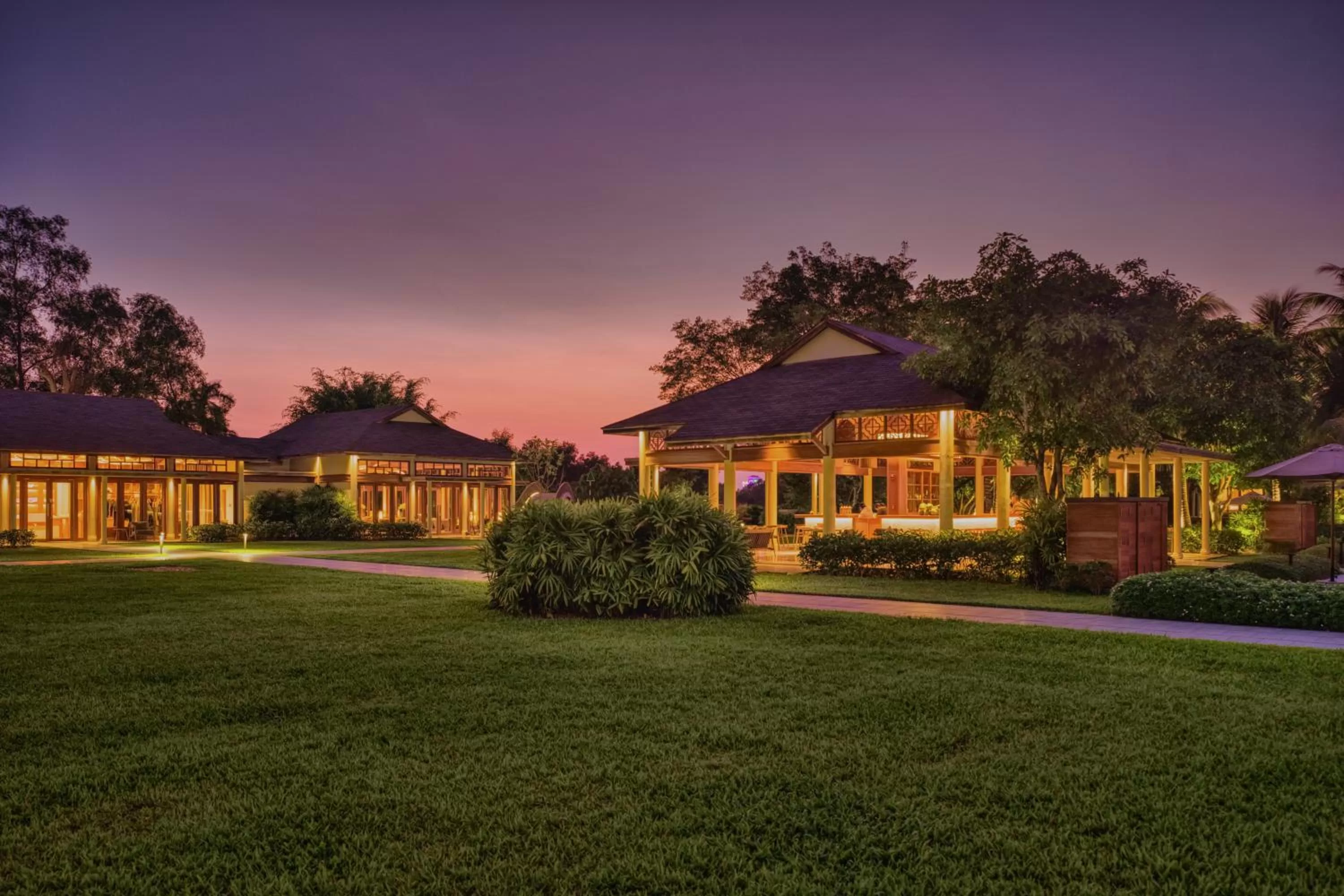 Restaurant/places to eat in Azerai Can Tho