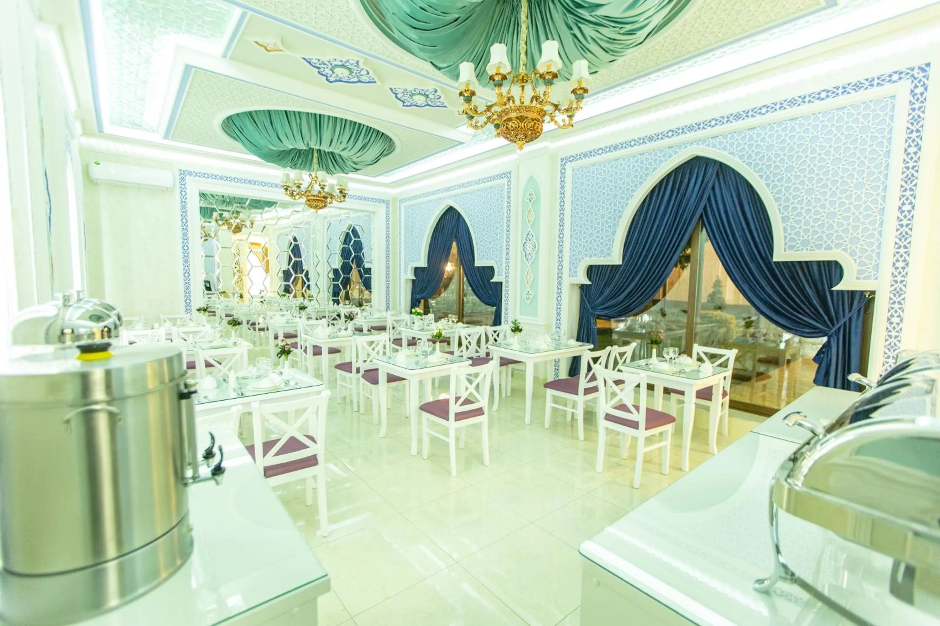 Restaurant/places to eat in Mirzo Boutique Hotel