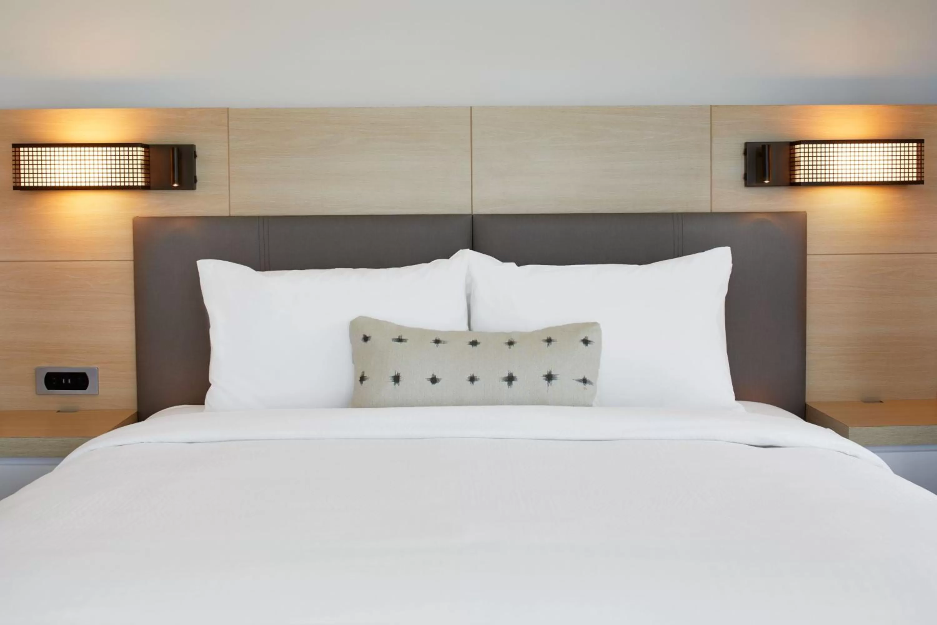 Photo of the whole room, Bed in SpringHill Suites by Marriott Jacksonville Beach Oceanfront