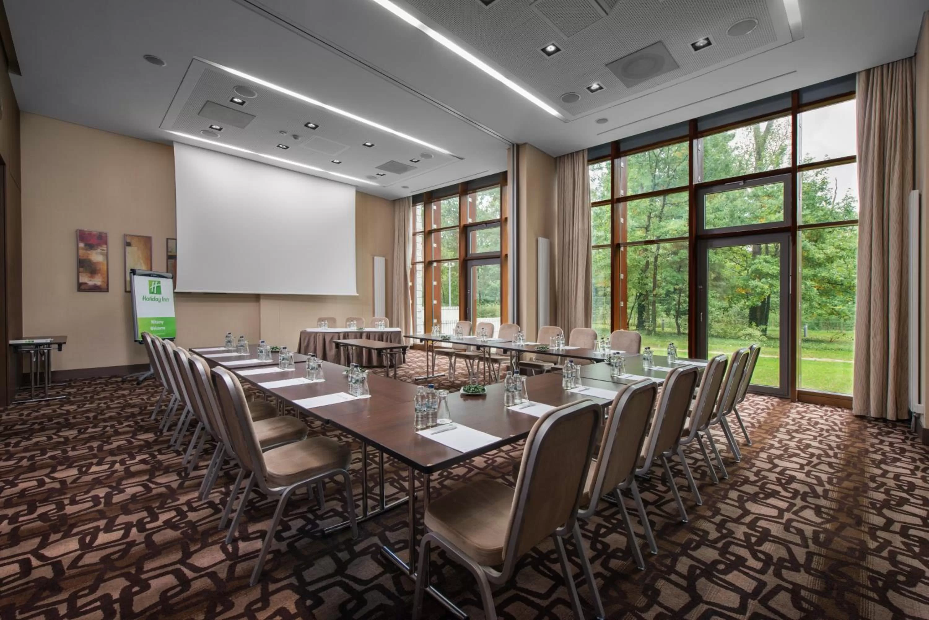 Meeting/conference room in Holiday Inn Resort Warsaw Józefów by IHG