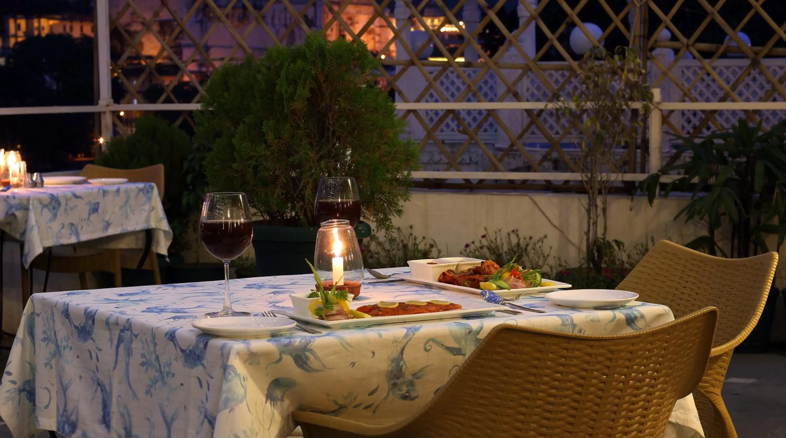 Restaurant/places to eat in Sarovar - Lake Facing Boutique Hotel On Lake Pichola