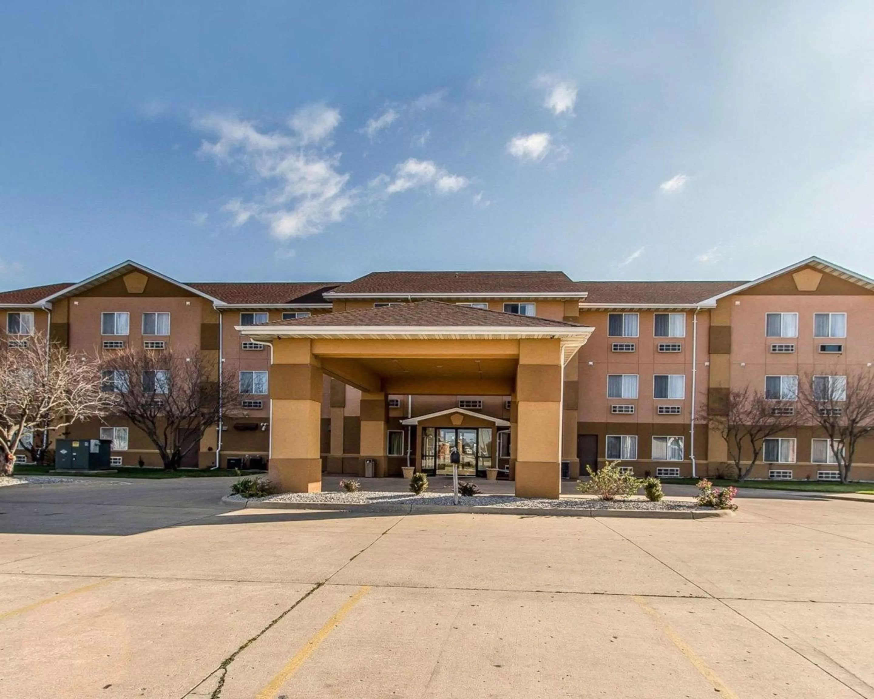 Property building in Quality Inn & Suites Mount Pleasant