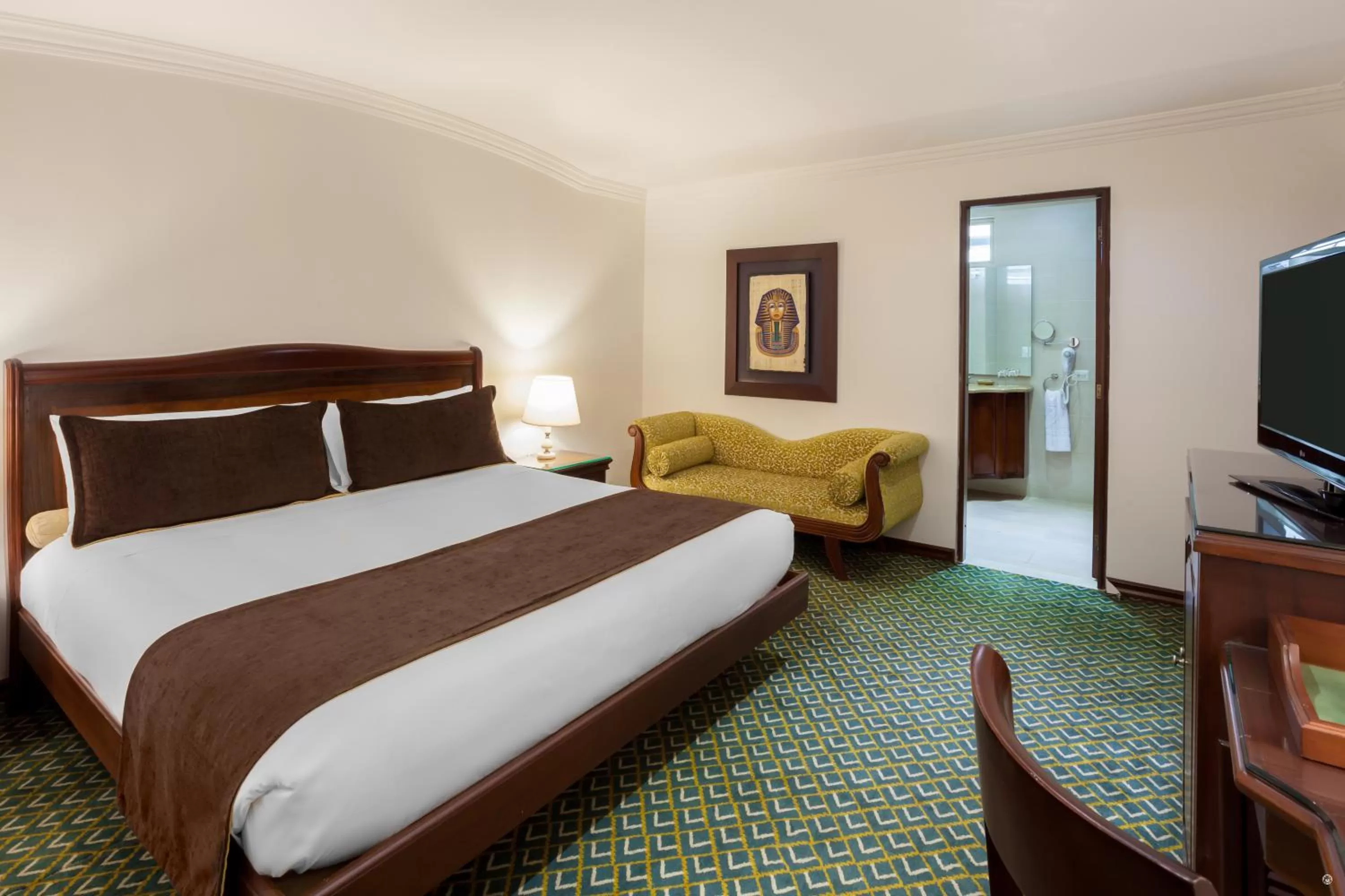 Bedroom, Bed in Hotel Embassy Park