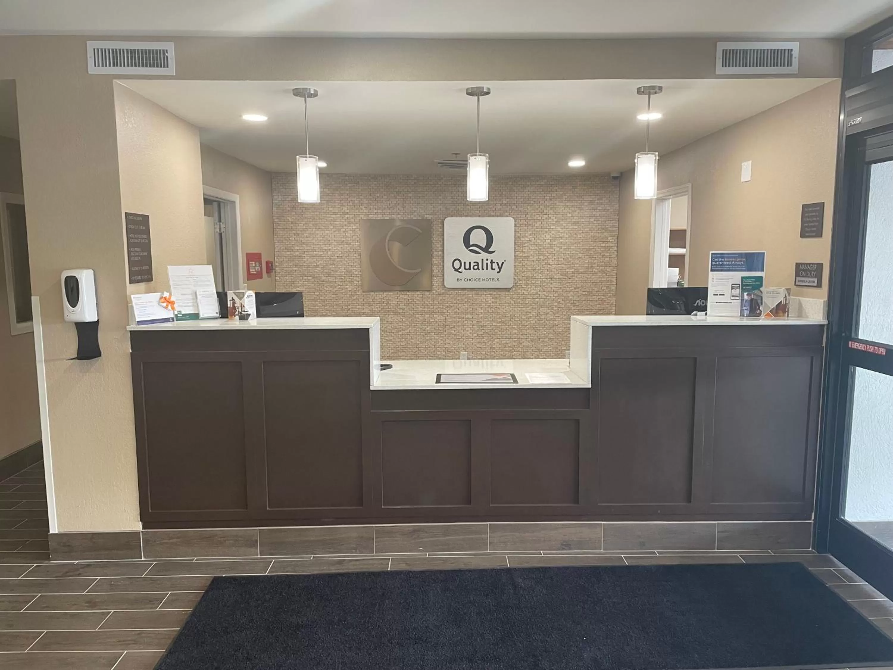 Lobby or reception in Comfort Inn & Suites Spring Lake - Fayetteville near Fort Bragg