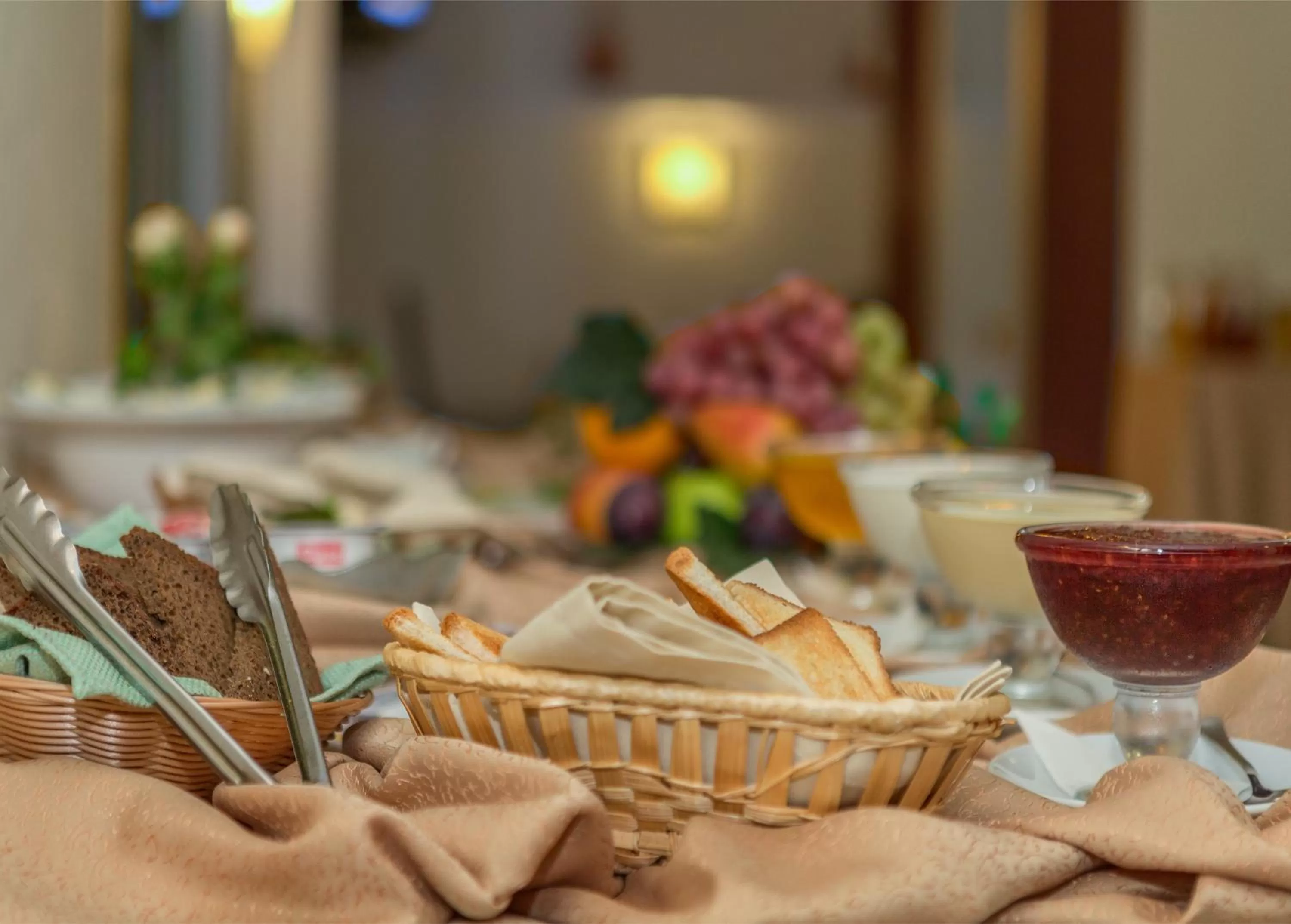 Restaurant/places to eat in Lermontovskiy Hotel