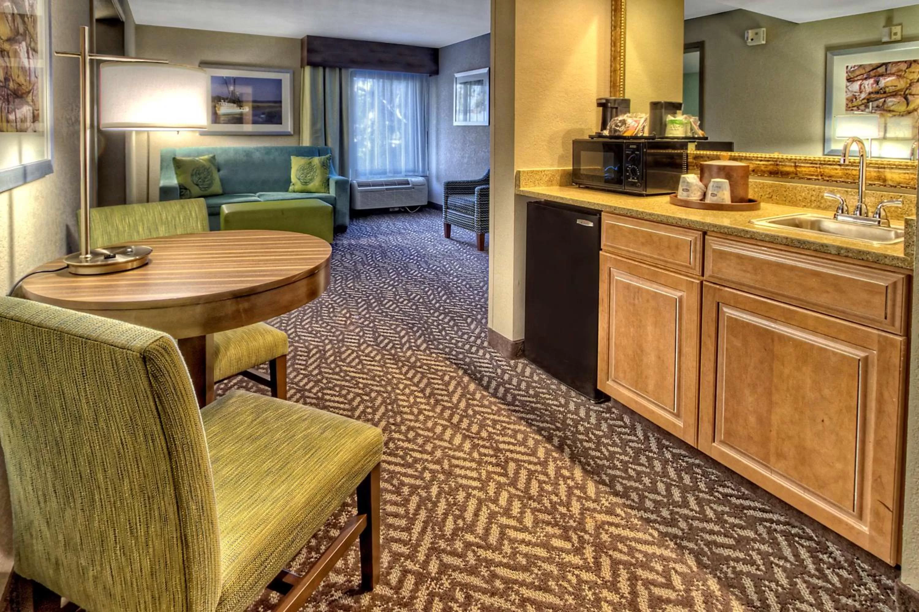 Bed in Hampton Inn Beaufort