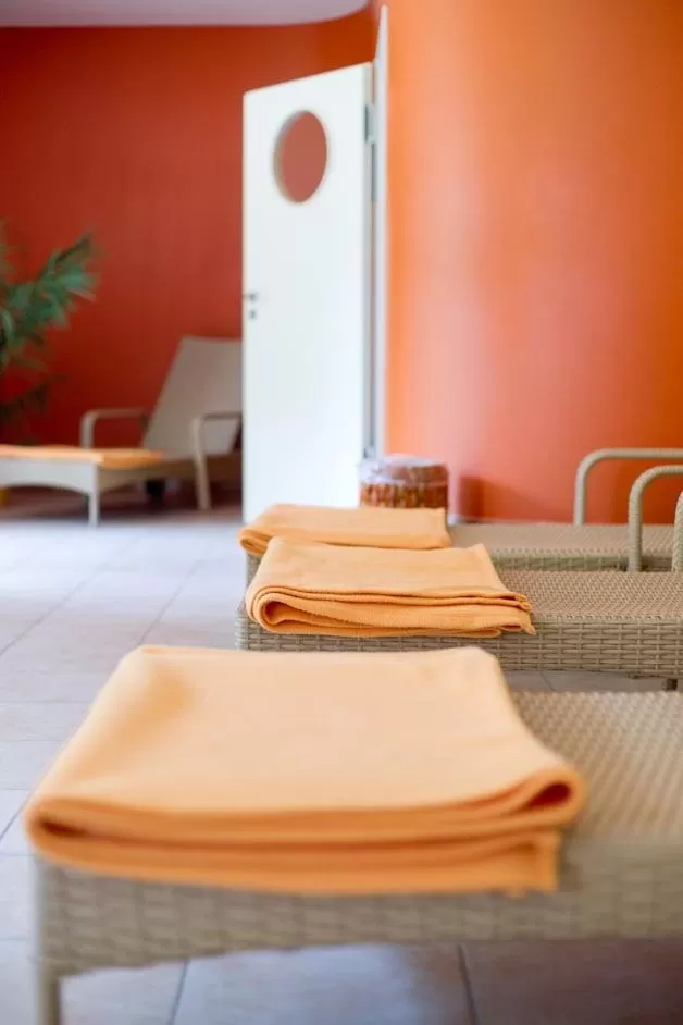 Spa and wellness centre/facilities, Bed in Hotel Aselager Mühle