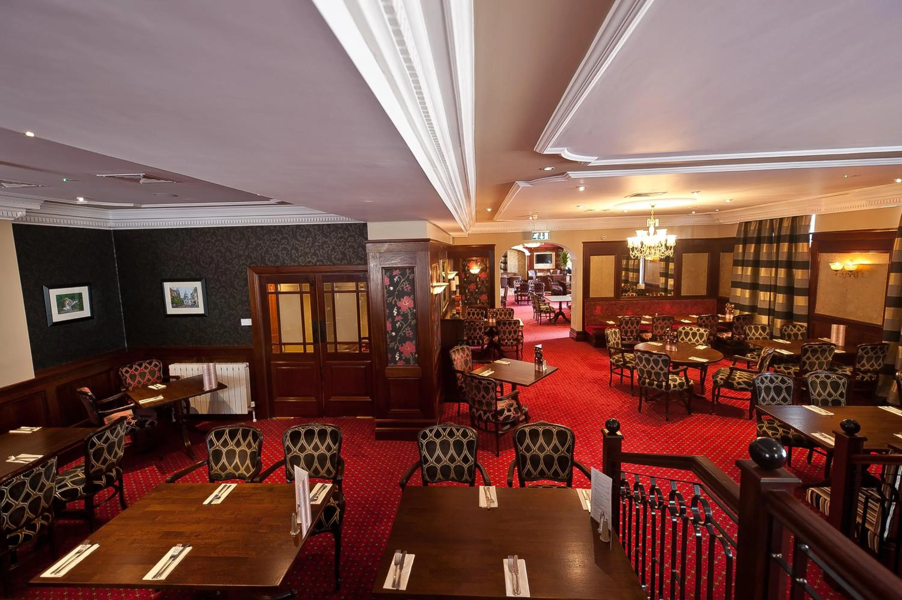 Restaurant/places to eat in Adair Arms Hotel