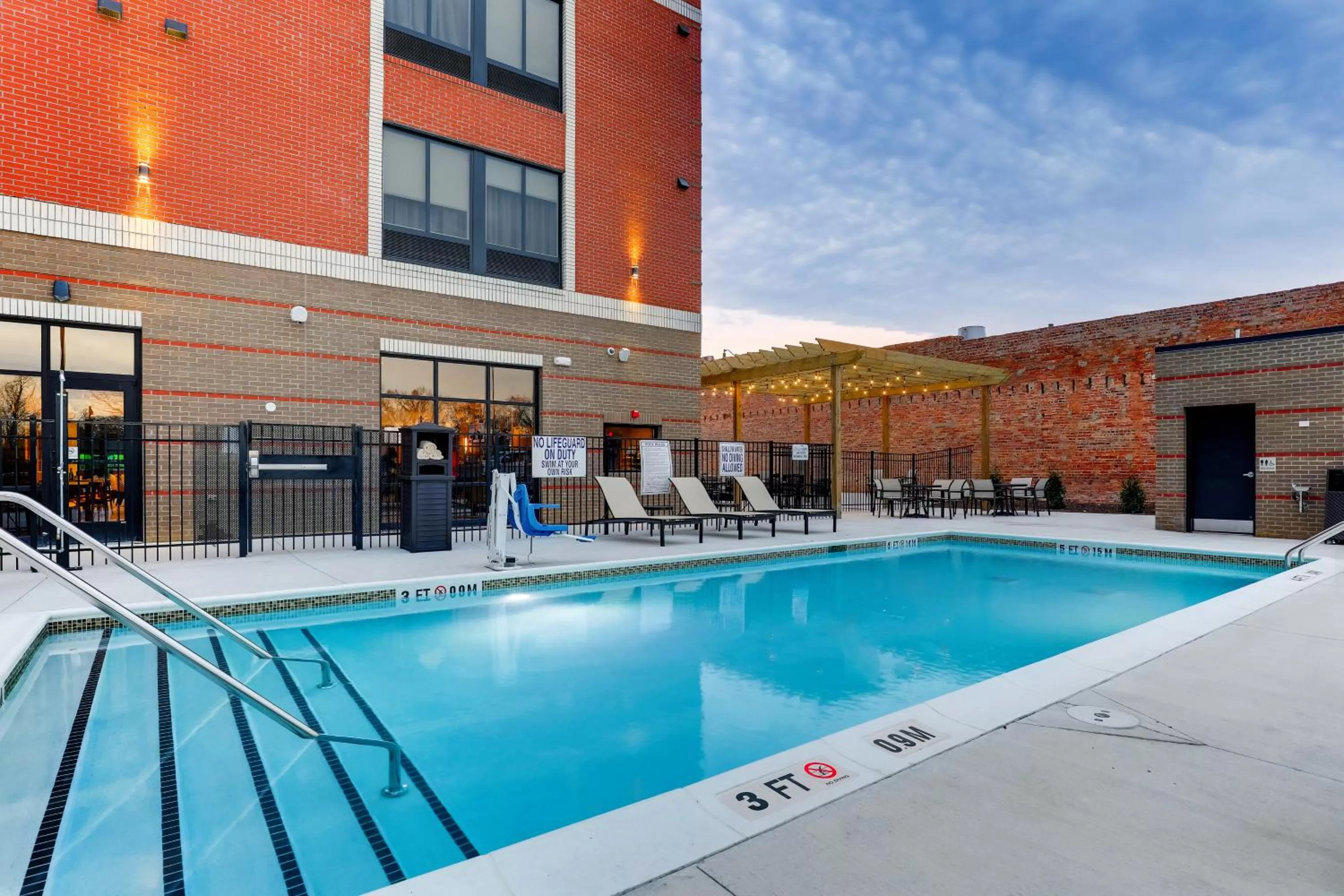 Swimming pool in SpringHill Suites by Marriott Cheraw