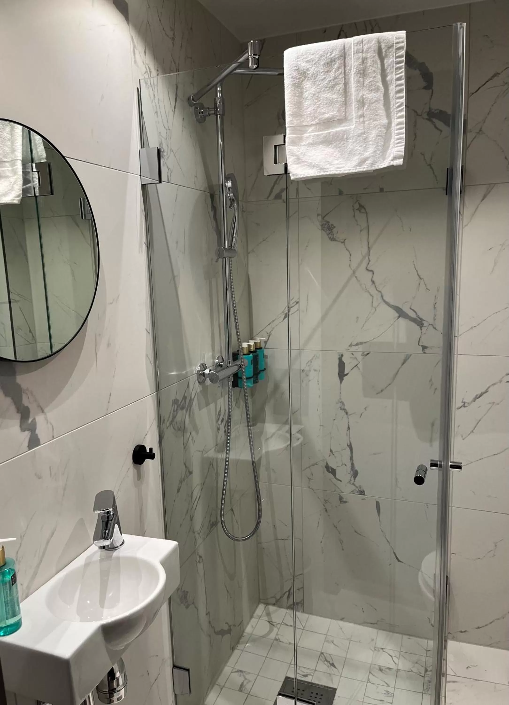 Bathroom in Karl Johan Hotel