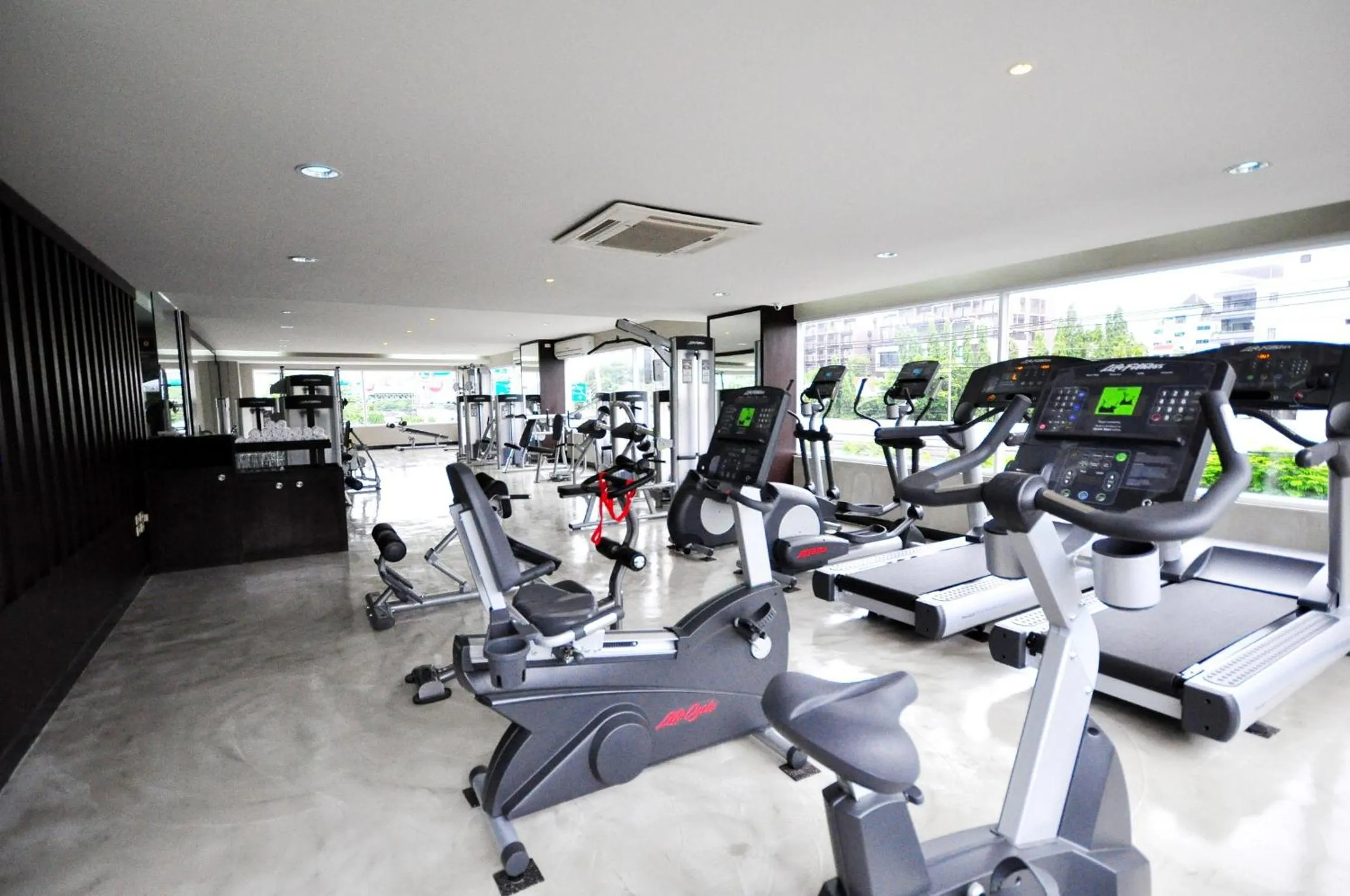 Fitness centre/facilities in Parinda Hotel