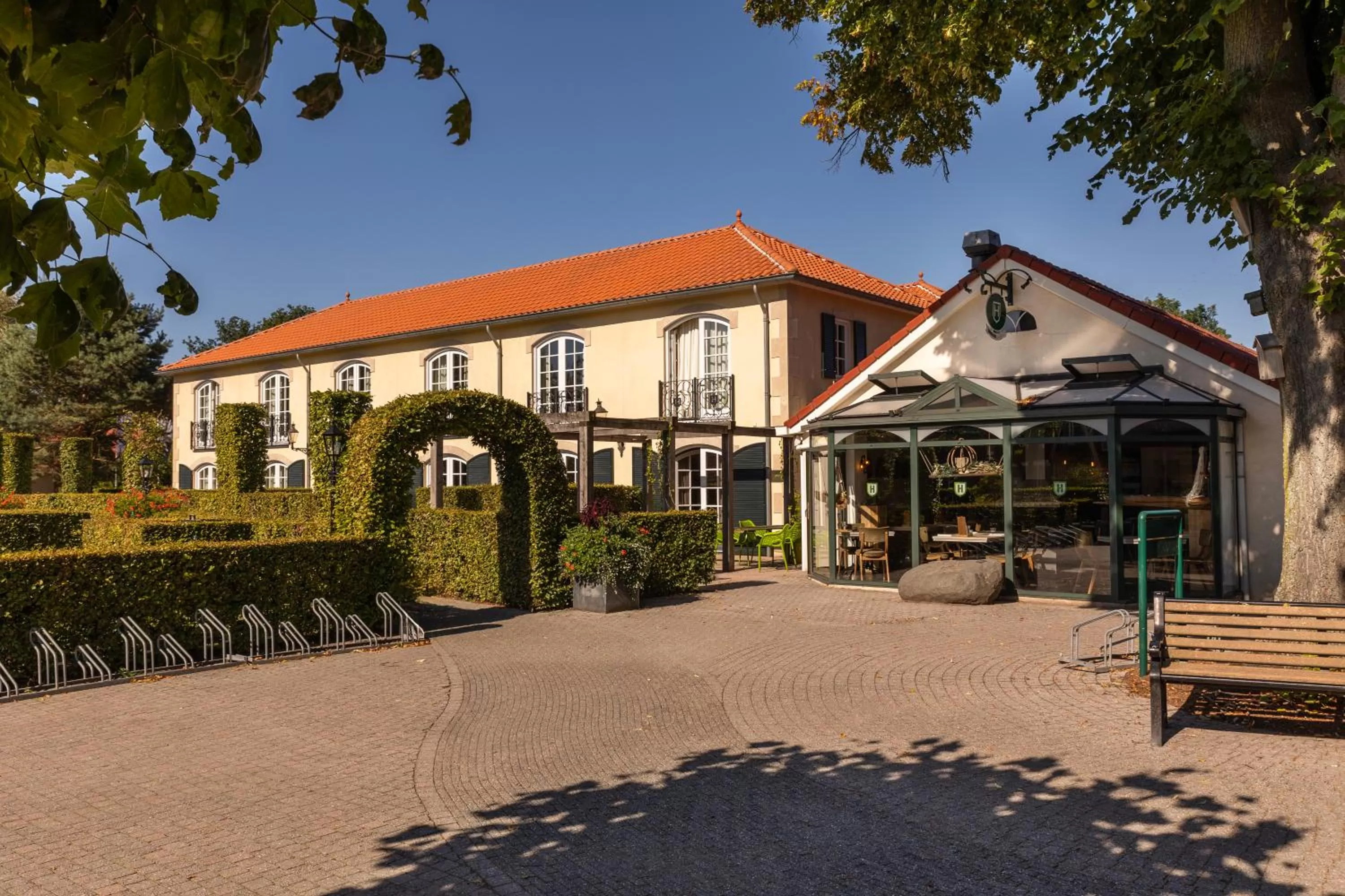 Property building in Hotel & Restaurant - Auberge De Hilver